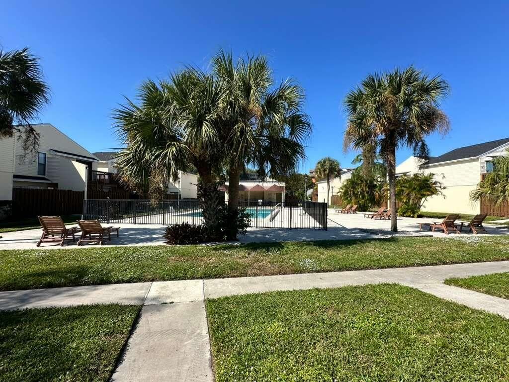 637 Executive Center Drive N 203, West Palm Beach, FL 33401 — photo 37 of 38