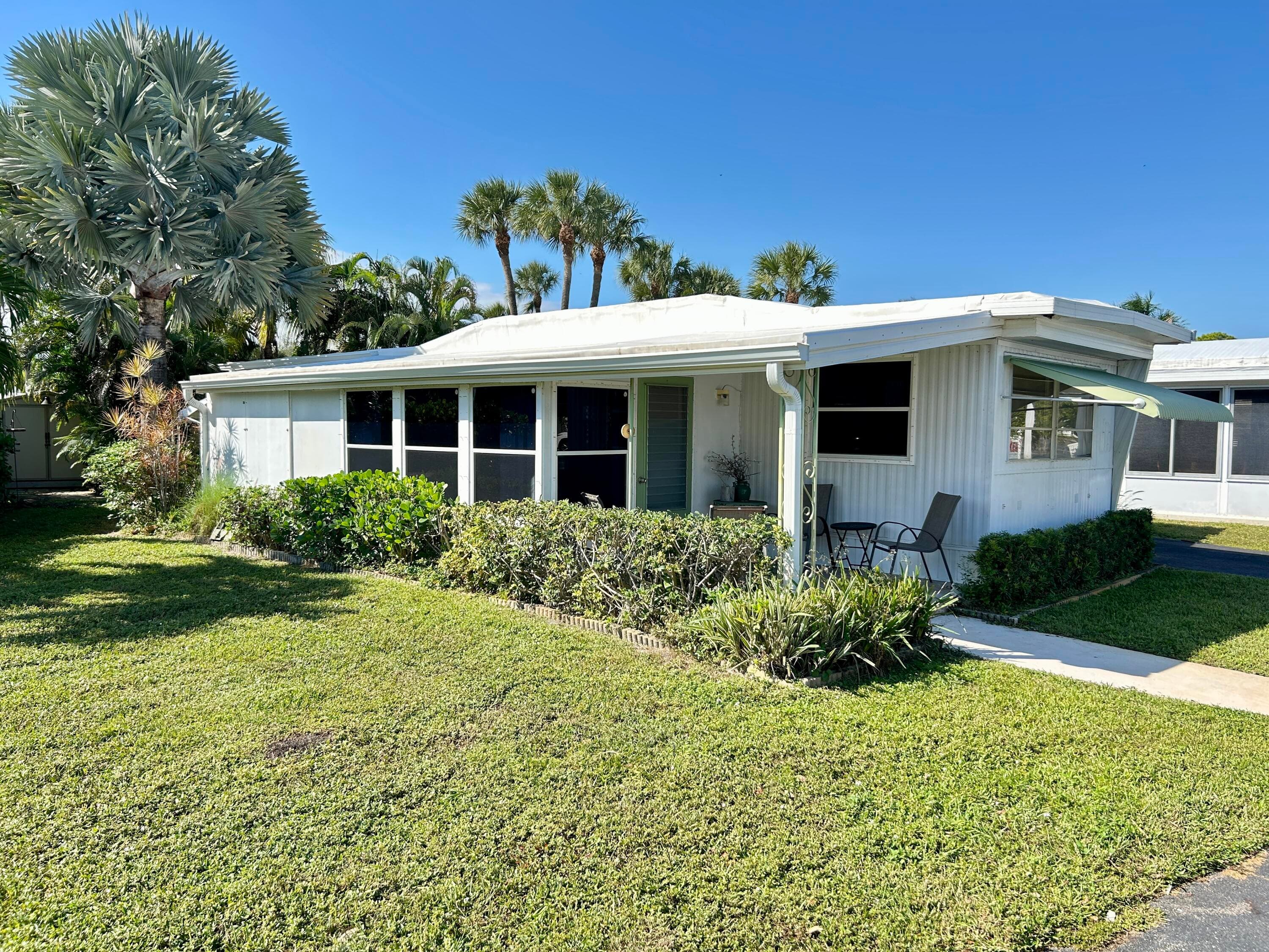 425 E Bougainvillea Drive, Deerfield Beach, FL 33442 — photo 2 of 42