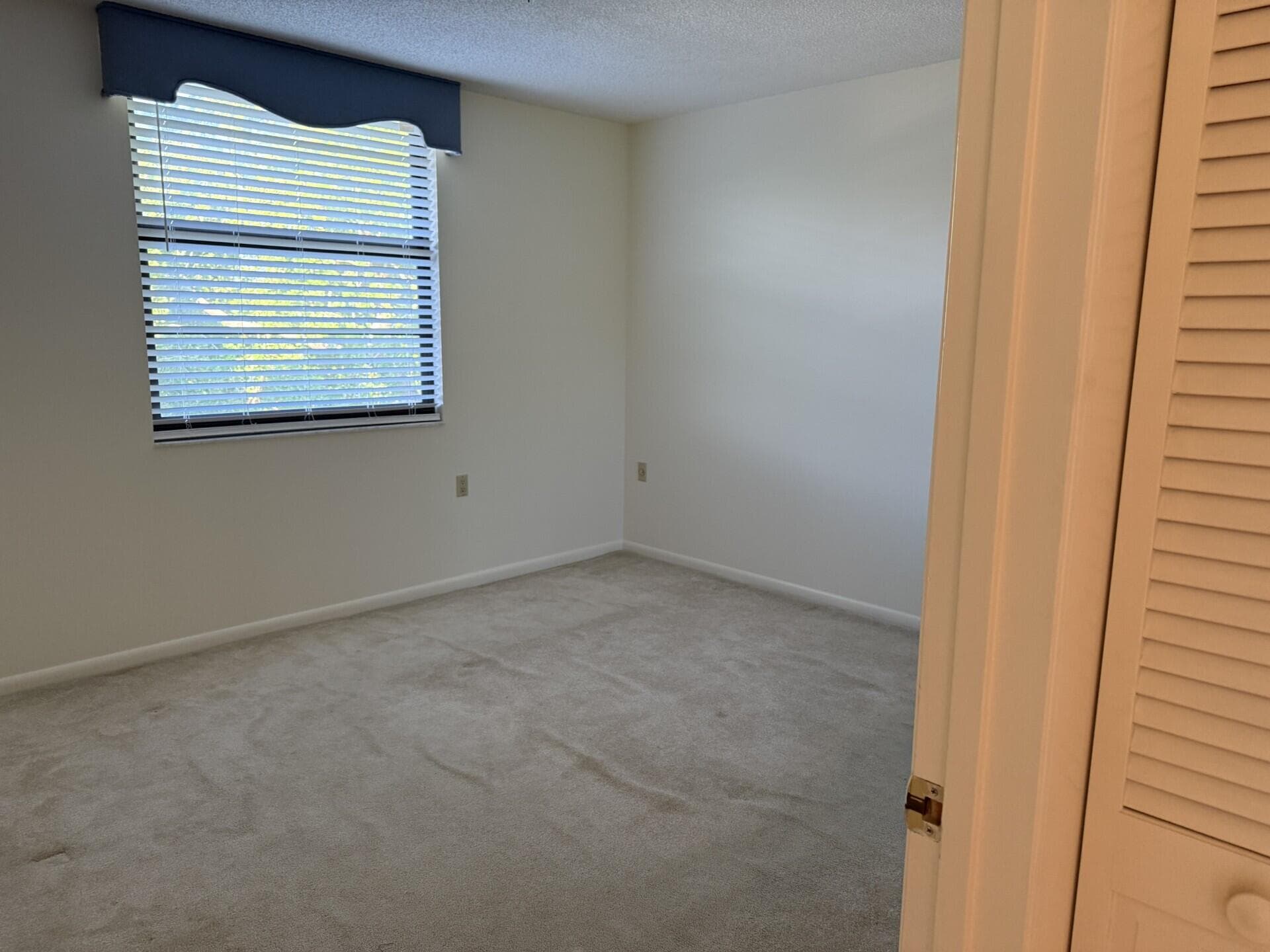 3710 Whitehall Drive 401, West Palm Beach, FL 33401 — photo 15 of 17