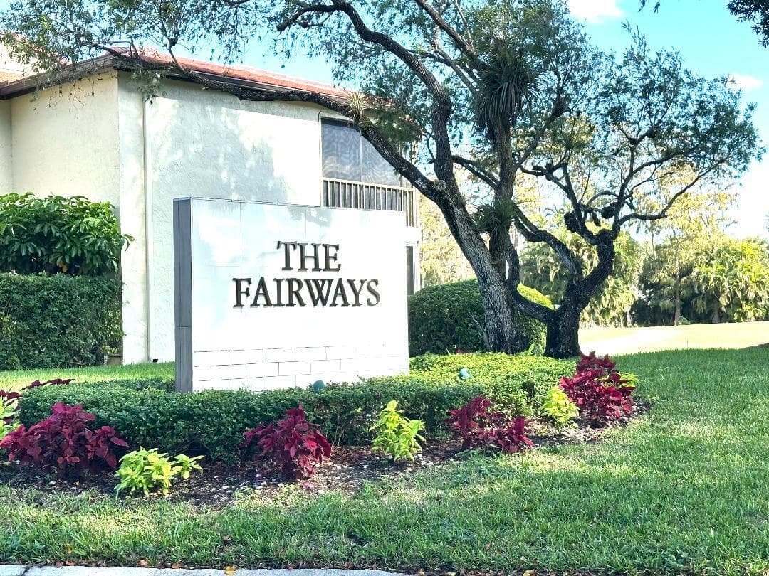 8305 Casa Del Lago E, Boca Raton, FL 33433 — photo 2 of 20