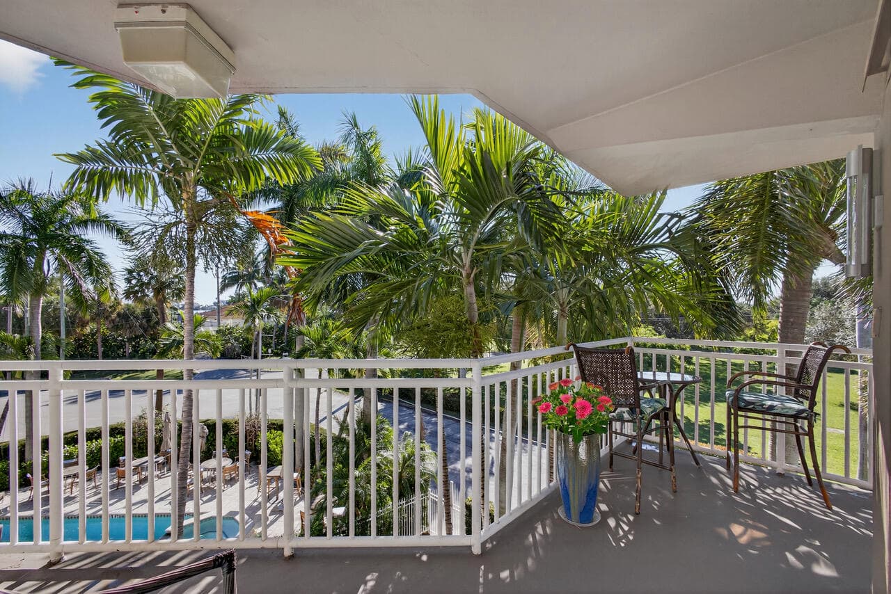 129 S Golfview Road 7, Lake Worth Beach, FL 33460 — photo 6 of 79