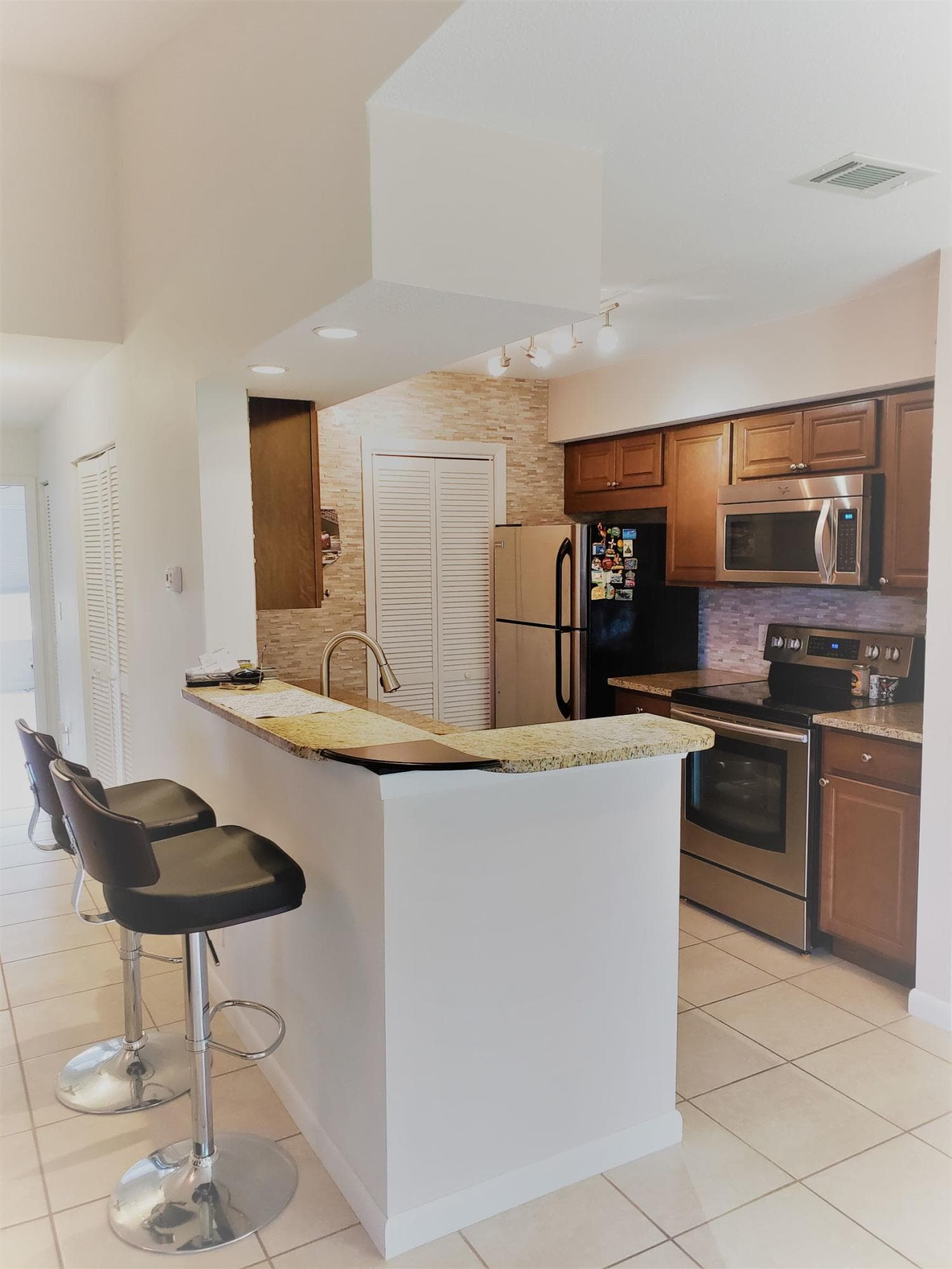 815 W Boynton Beach Boulevard 15-204, Boynton Beach, FL 33426 — photo 1 of 11