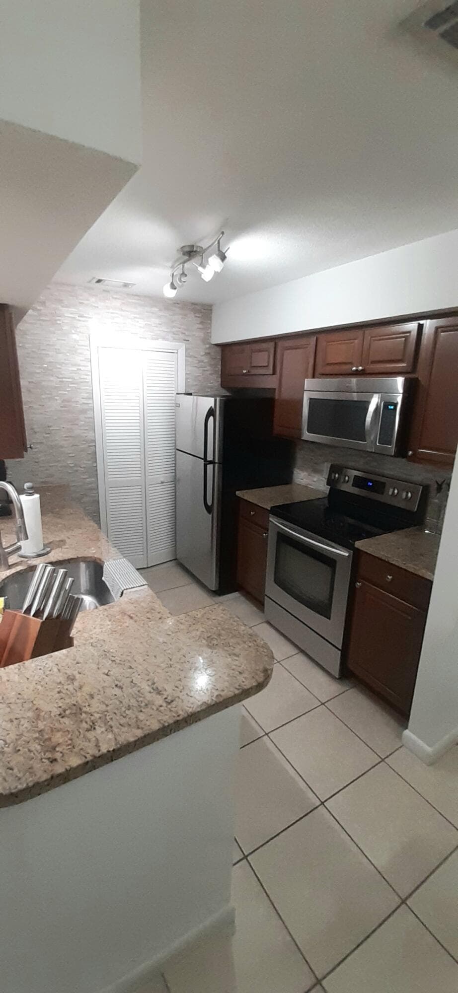 815 W Boynton Beach Boulevard 15-204, Boynton Beach, FL 33426 — photo 7 of 11