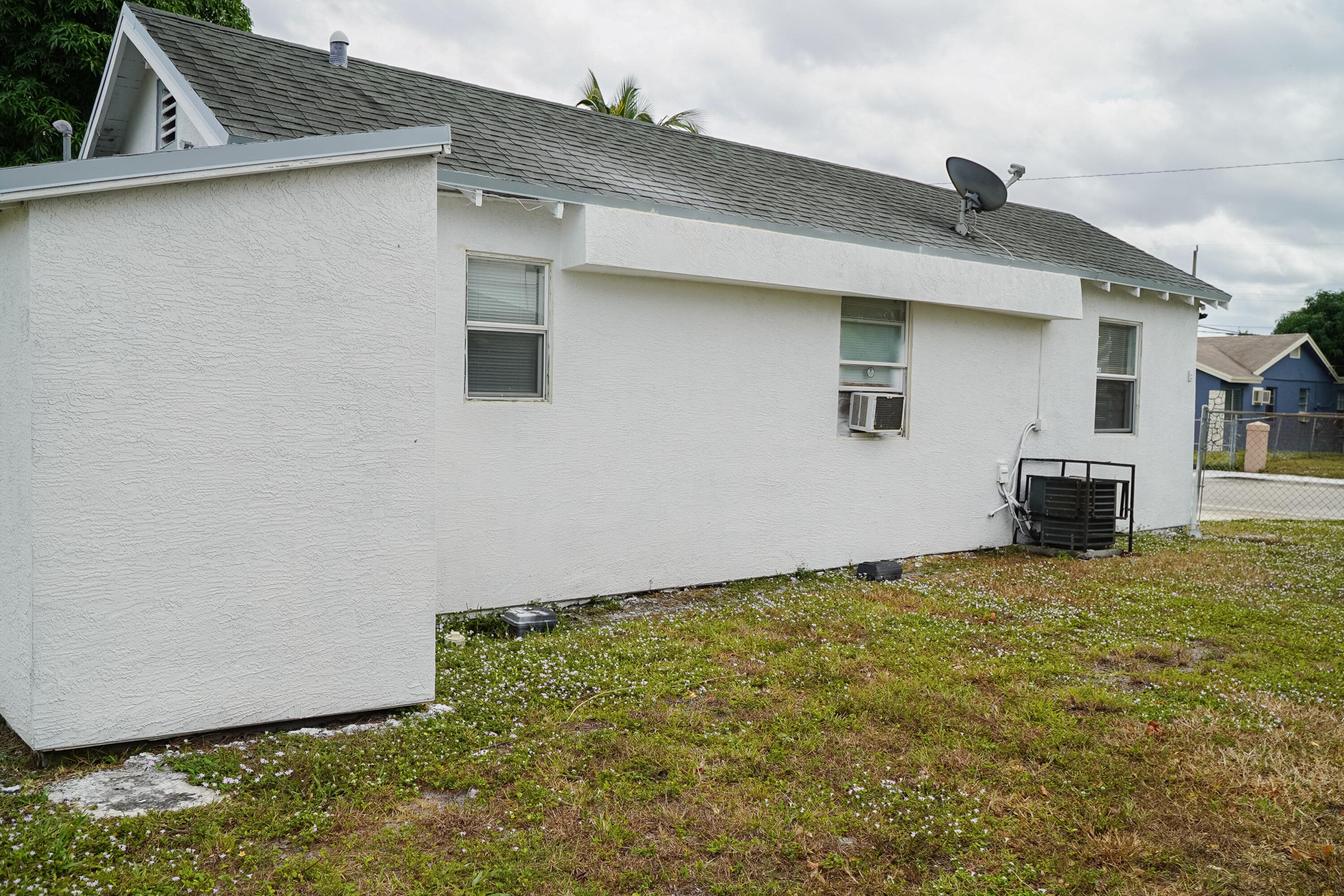 908 W 5th Street, Riviera Beach, FL 33404 — photo 19 of 40