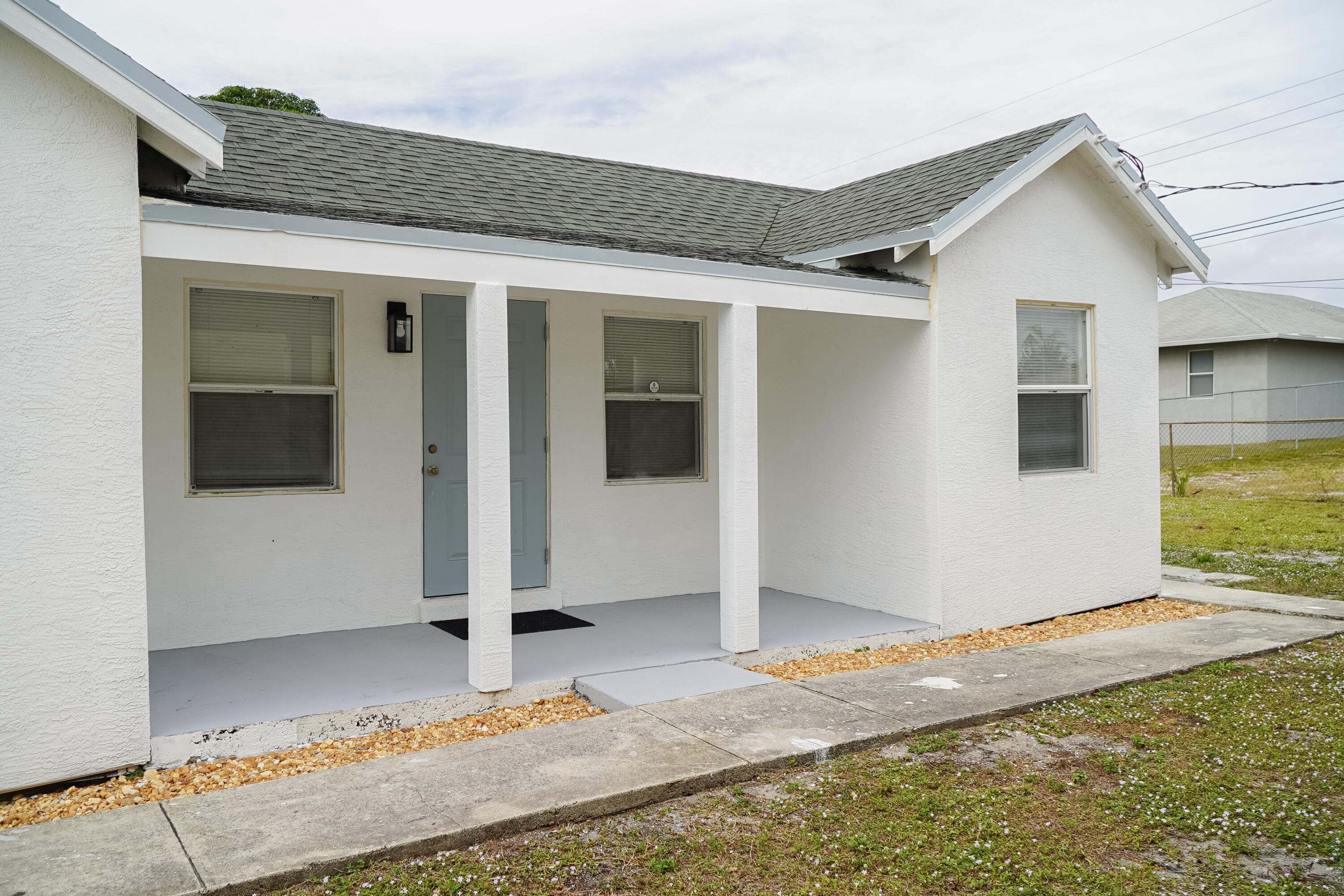 908 W 5th Street, Riviera Beach, FL 33404 — photo 9 of 40