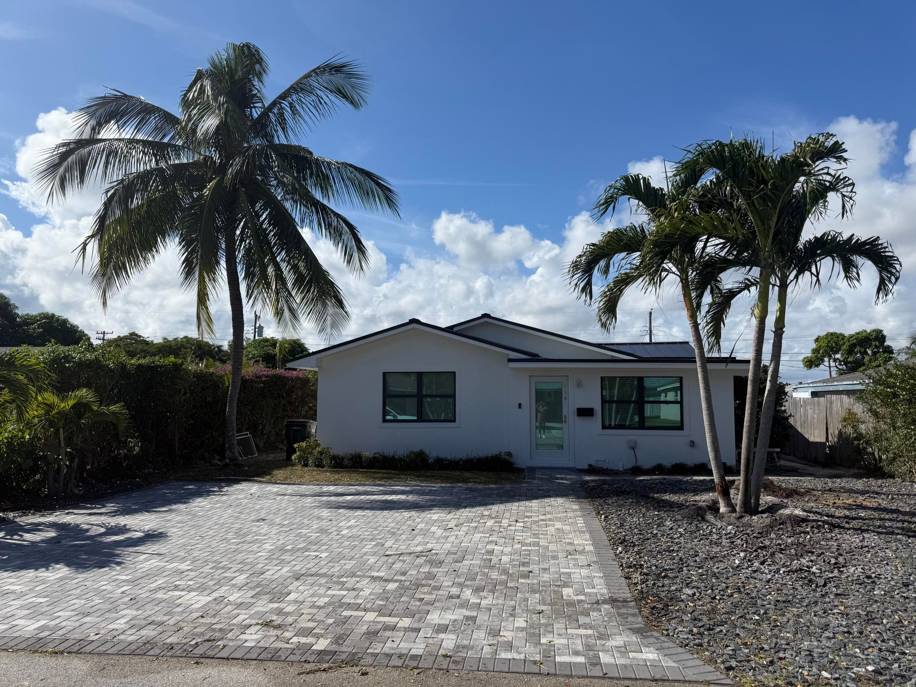 320 NW 3rd Avenue, Delray Beach, FL 33444 — photo 1 of 28