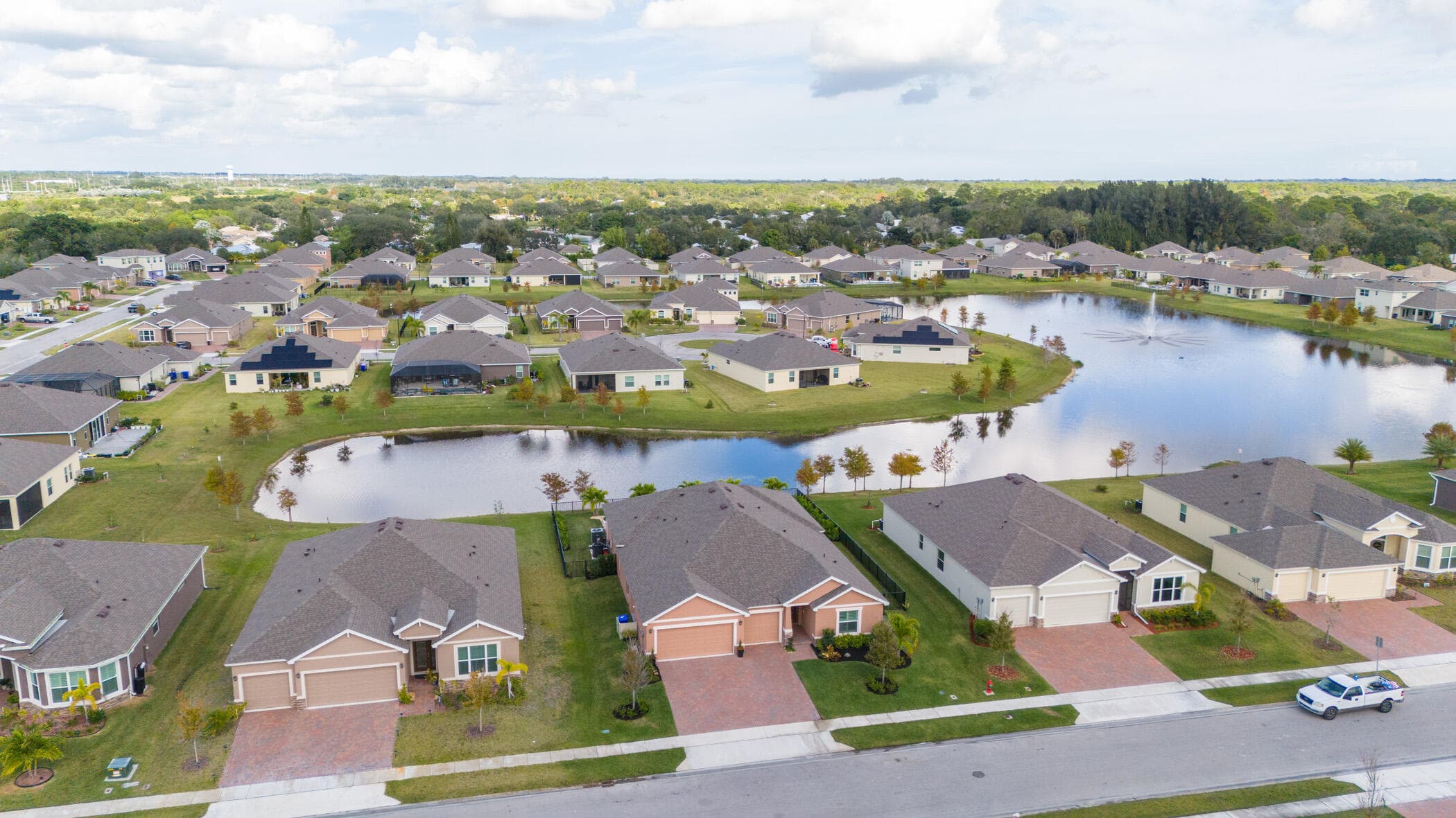 6 52nd Square, Vero Beach, FL 32968 — photo 1 of 72