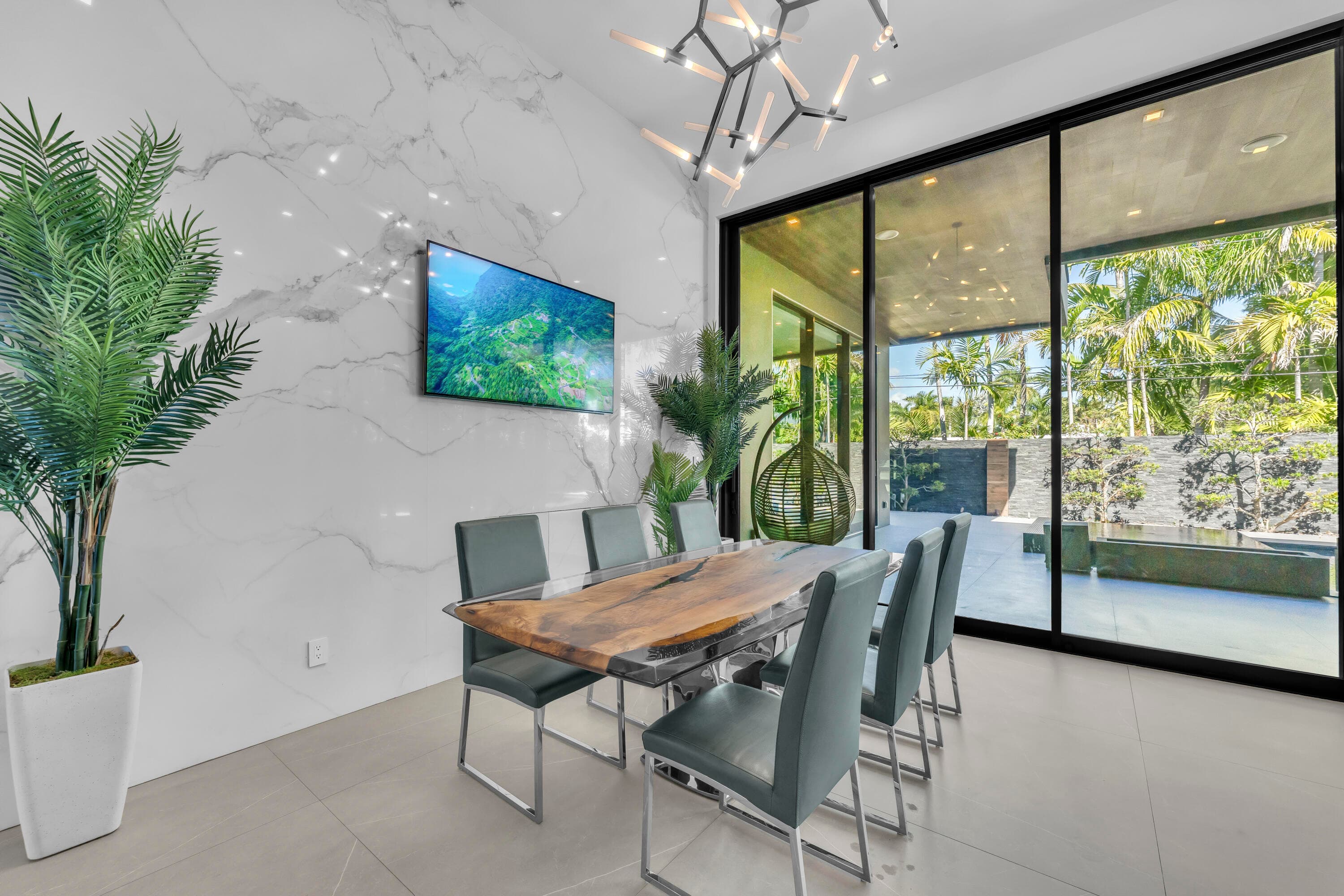 2401 NE 13th Street, Fort Lauderdale, FL 33304 — photo 30 of 74