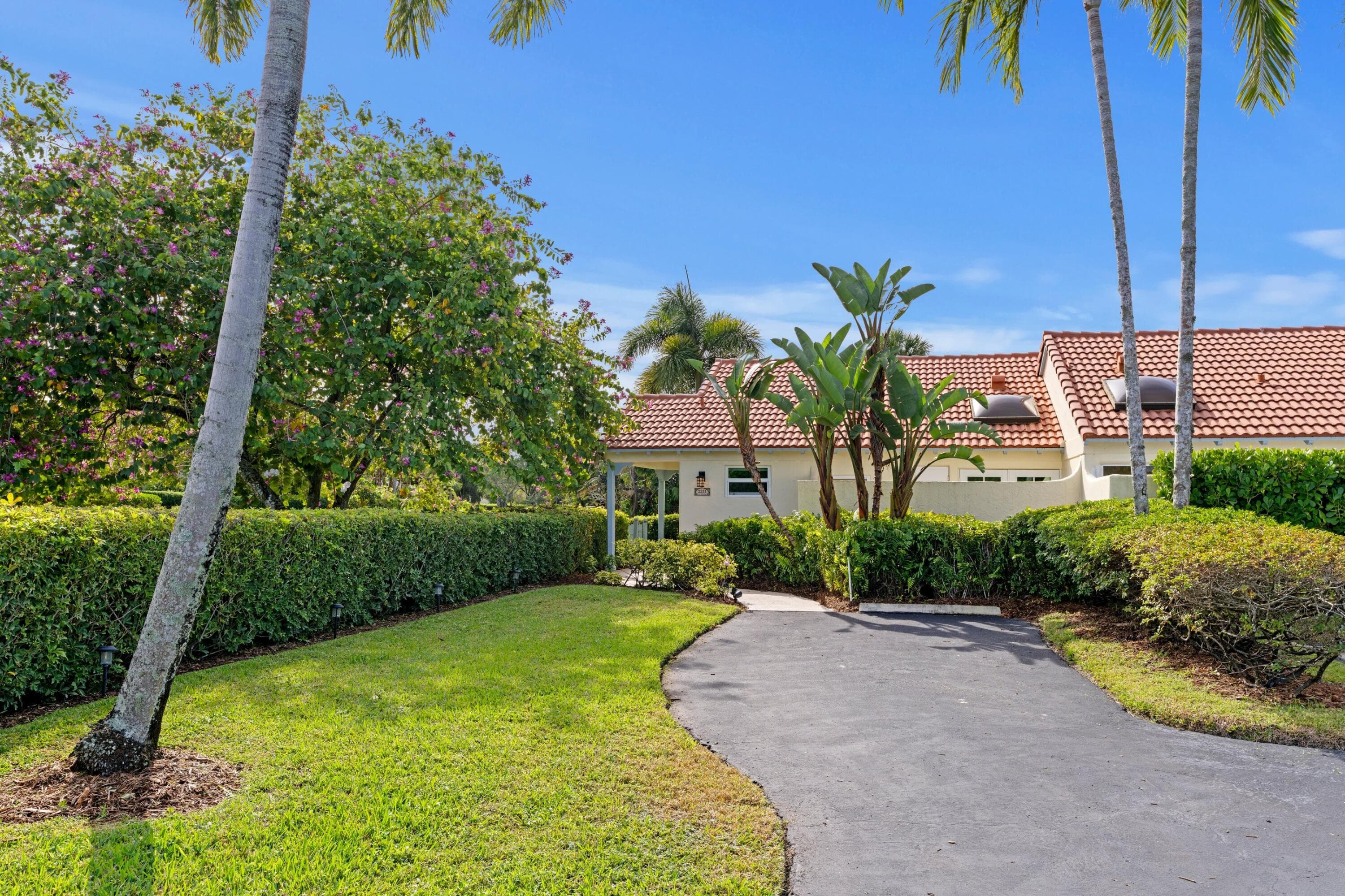 2211 Las Casitas Drive, Wellington, FL 33414 — photo 4 of 25