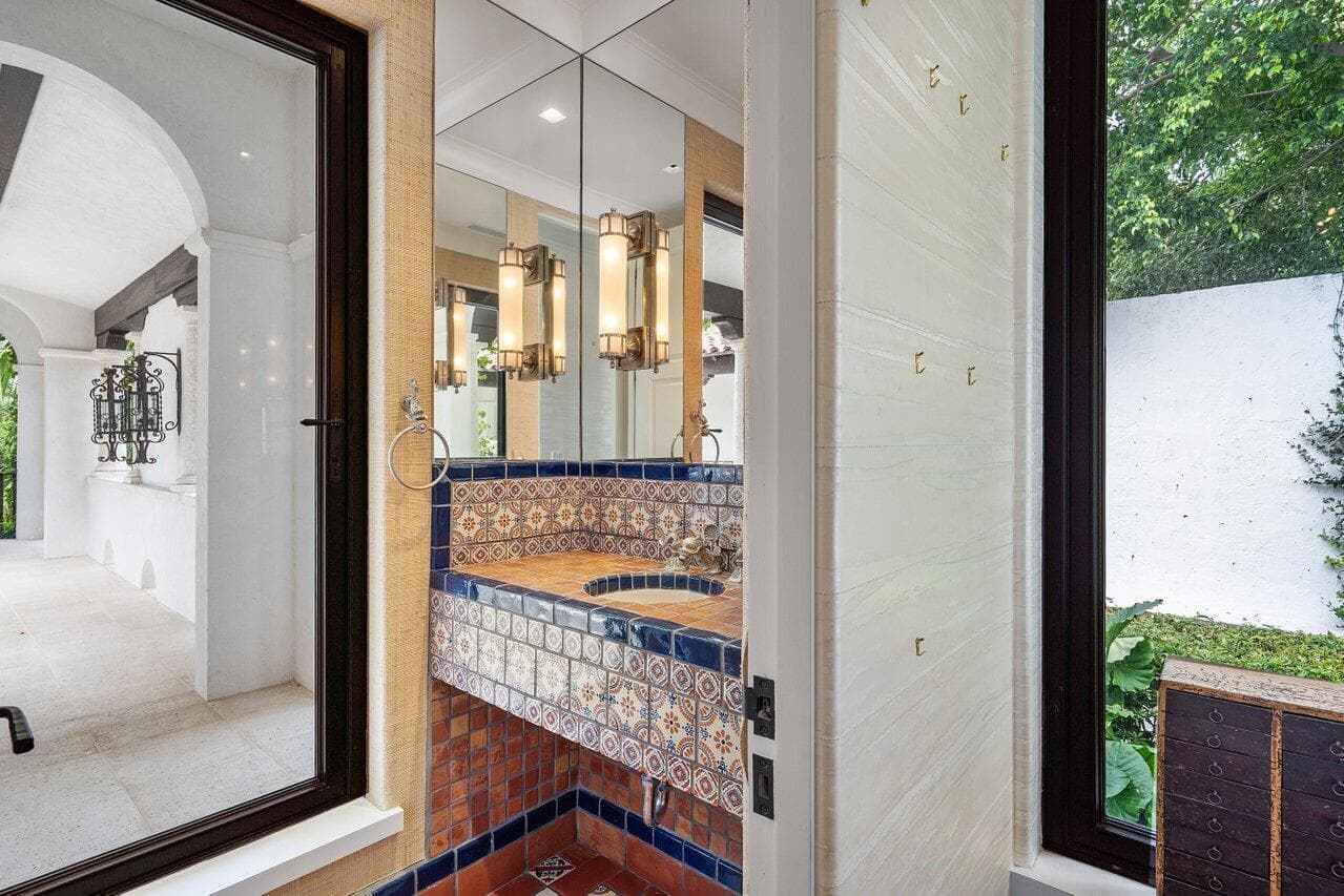 12 Lagomar Road, Palm Beach, FL 33480 — photo 10 of 38