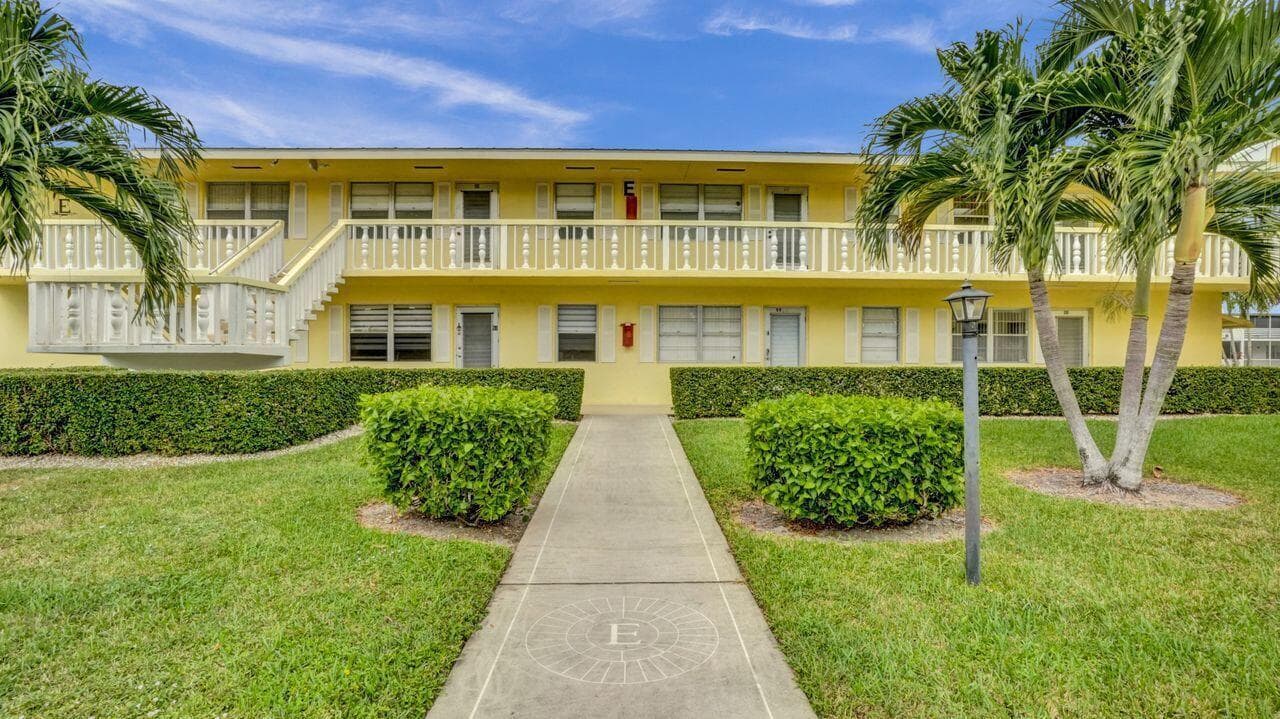 118 Sheffield E, West Palm Beach, FL 33417 — photo 14 of 18
