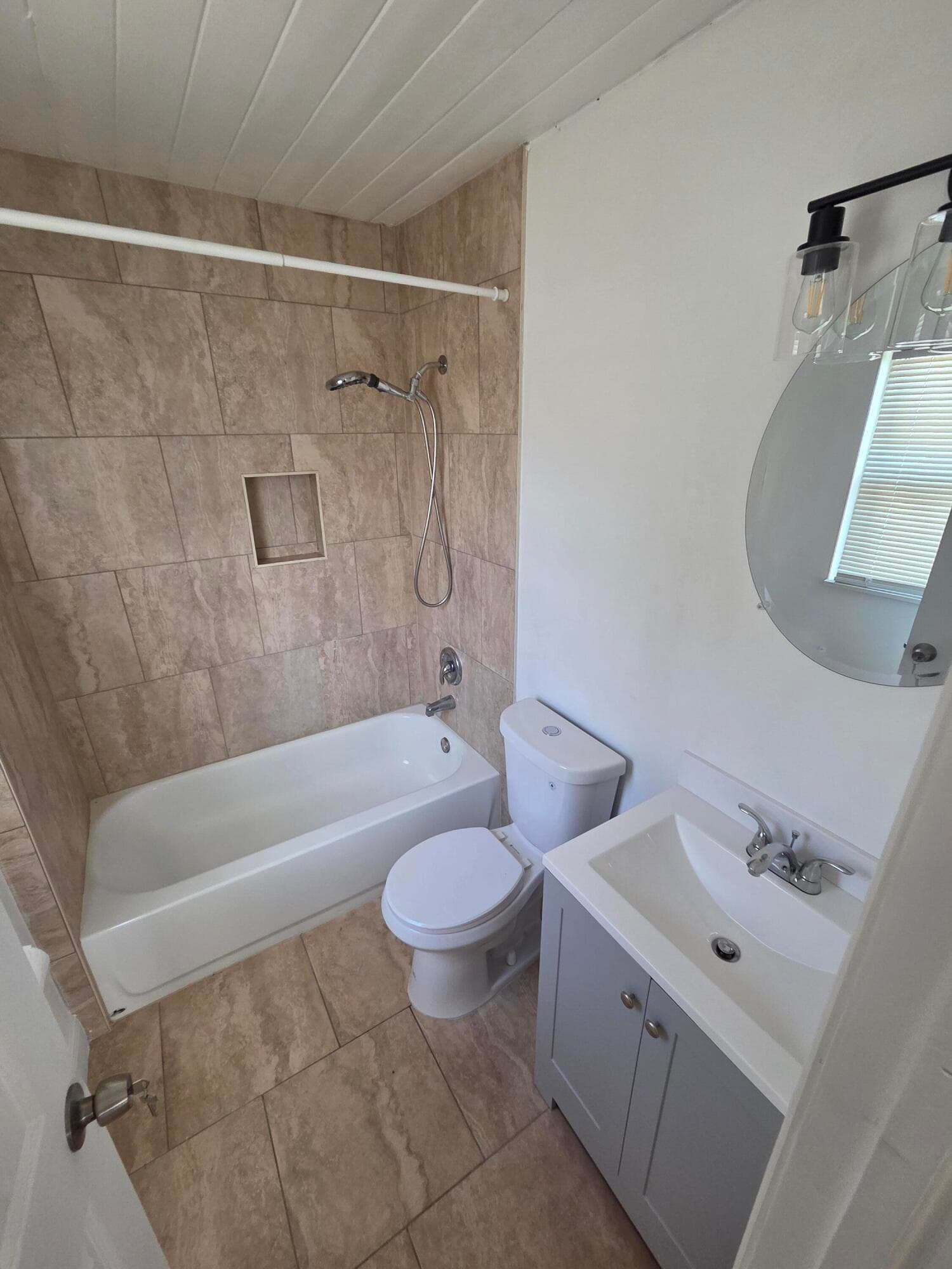 908 W 5th Street, Riviera Beach, FL 33404 — photo 31 of 40
