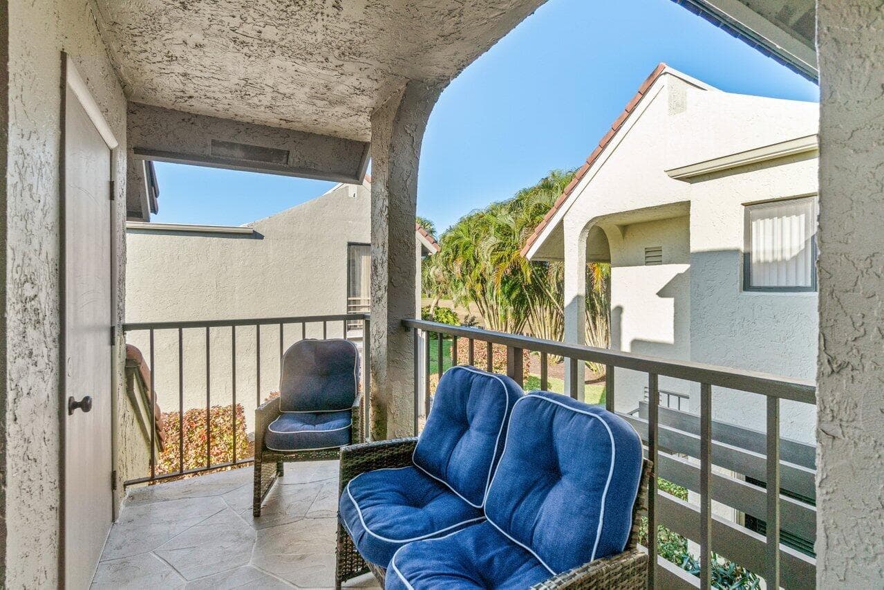 5589 Fairway Park Drive 202, Boynton Beach, FL 33437 — photo 4 of 52