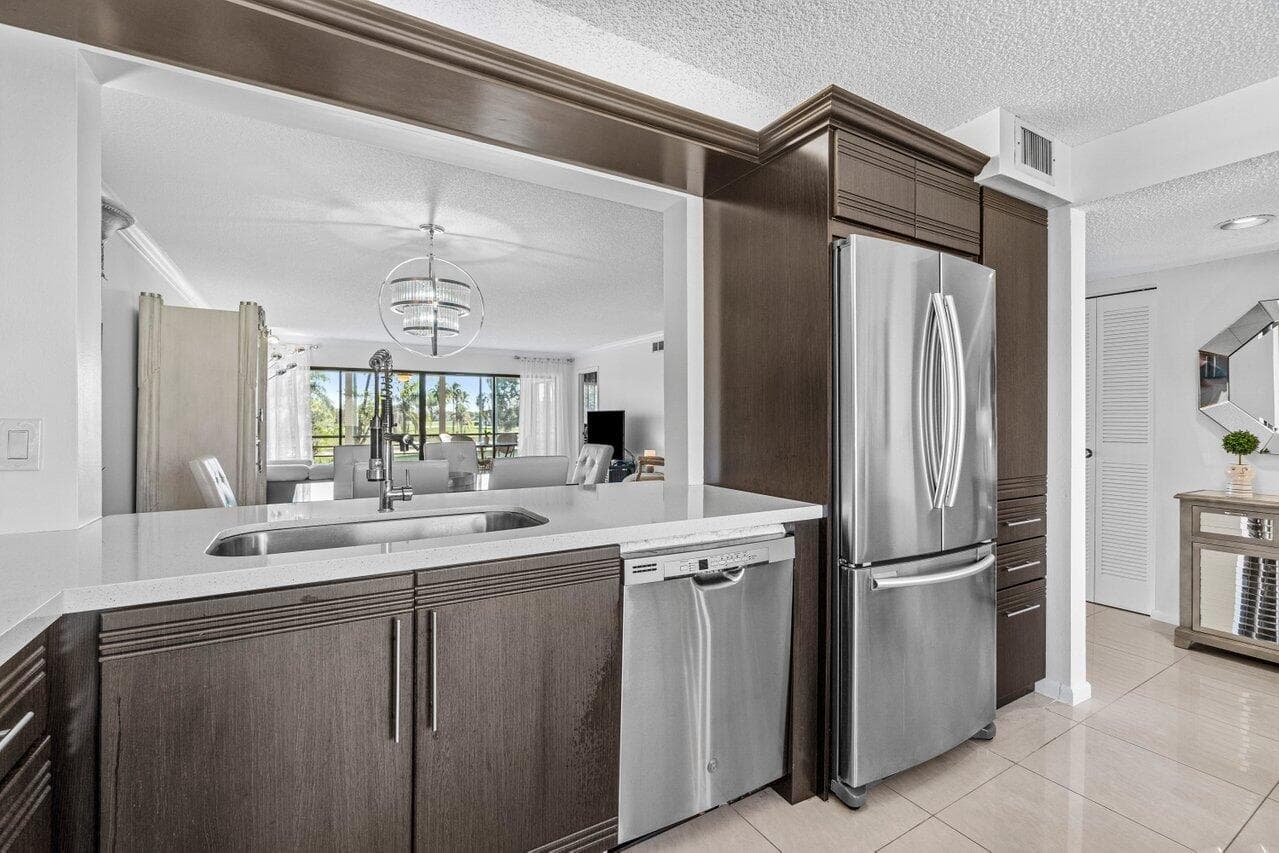 5589 Fairway Park Drive 202, Boynton Beach, FL 33437 — photo 11 of 52