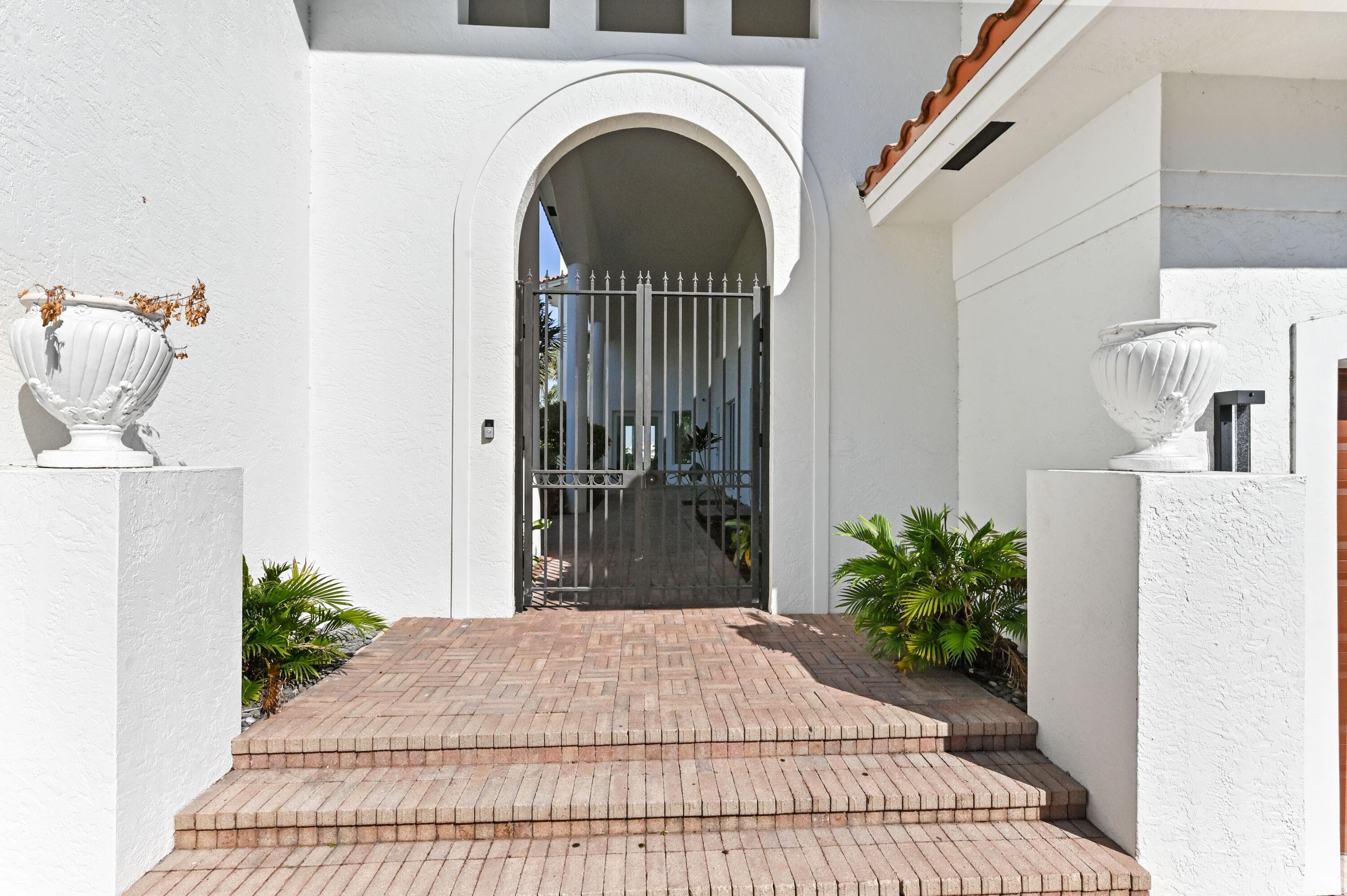 200 N Lake Drive, Lantana, FL 33462 — photo 5 of 55