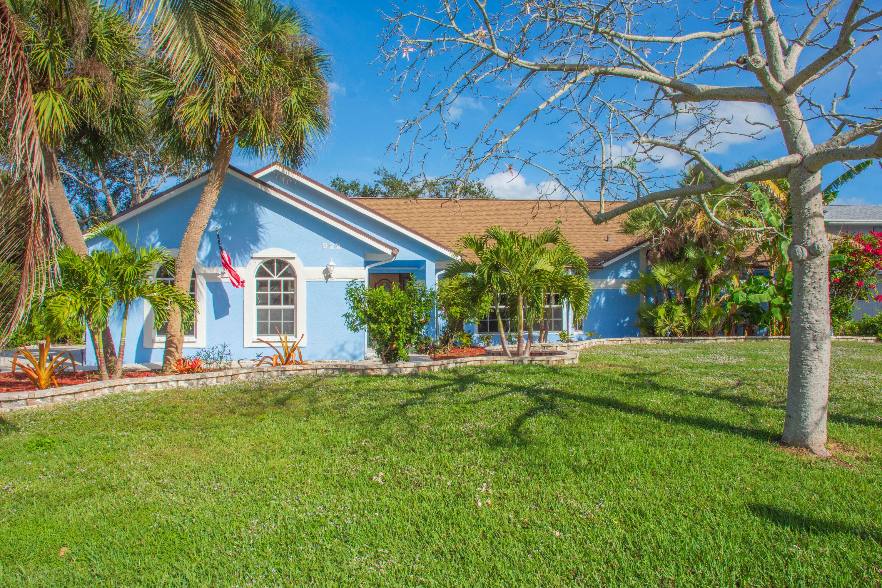 922 Jackson Way, Fort Pierce, FL 34949 — photo 1 of 44
