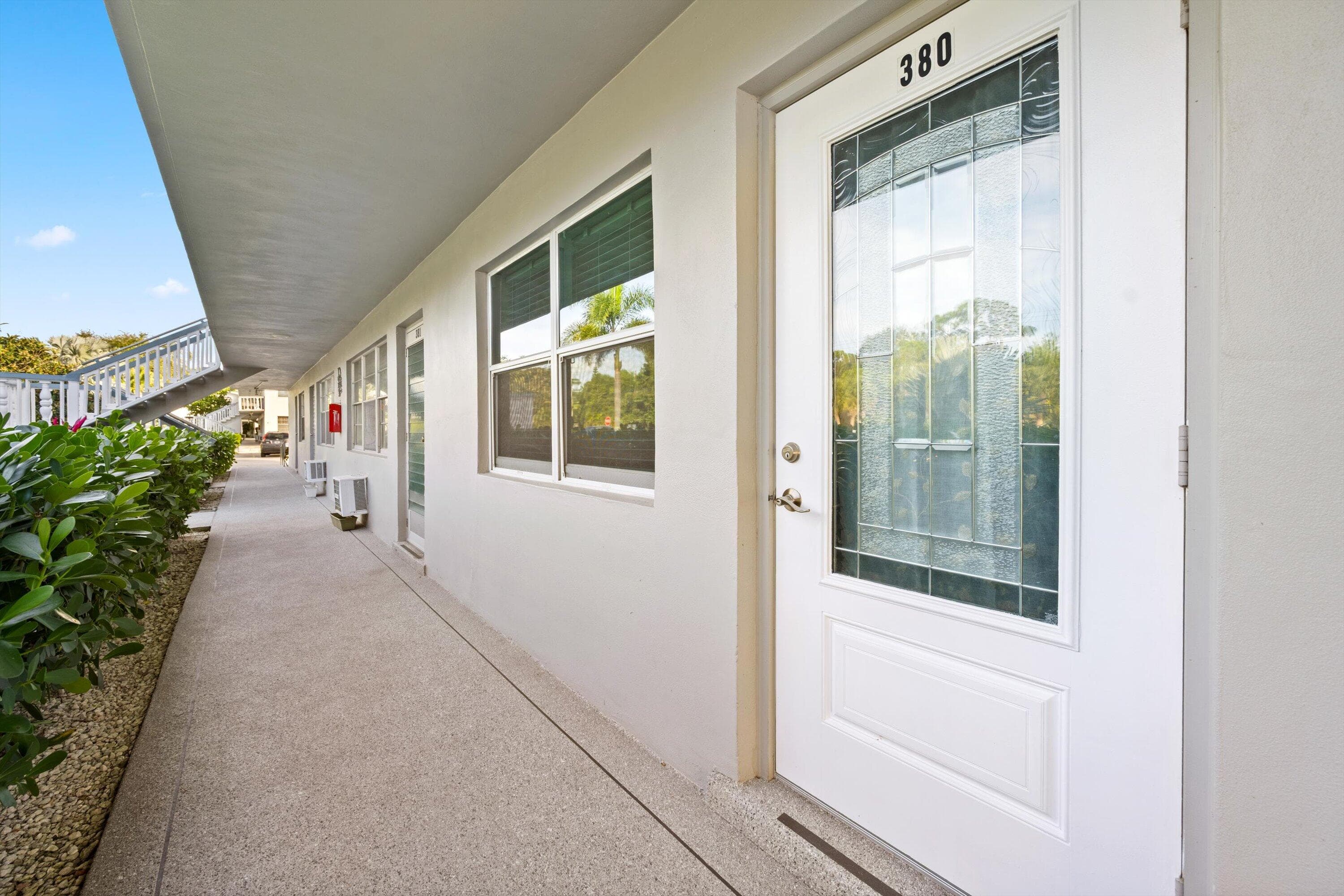 380 Sheffield P, West Palm Beach, FL 33417 — photo 4 of 22