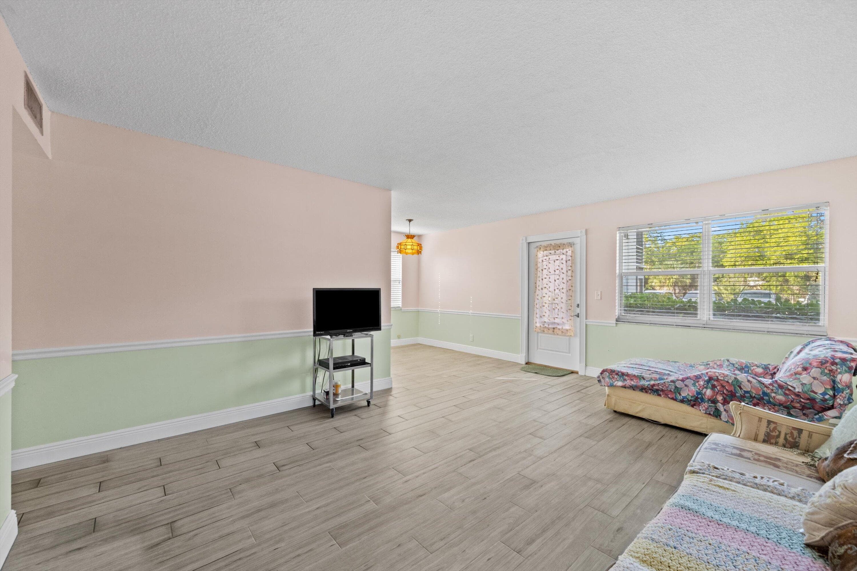 380 Sheffield P, West Palm Beach, FL 33417 — photo 7 of 22