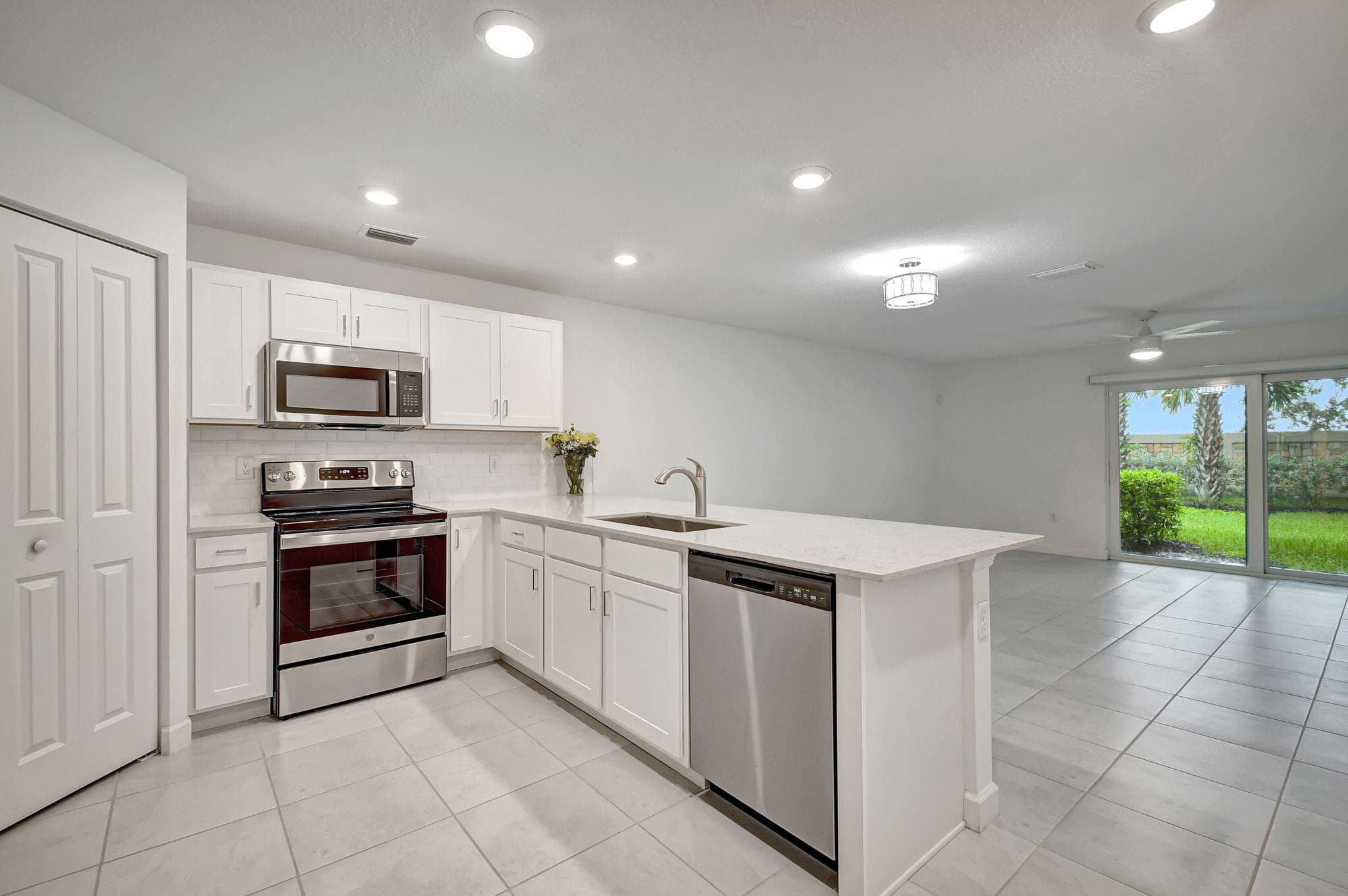 6851 Broadwater Lane, Lake Worth, FL 33467 — photo 3 of 36