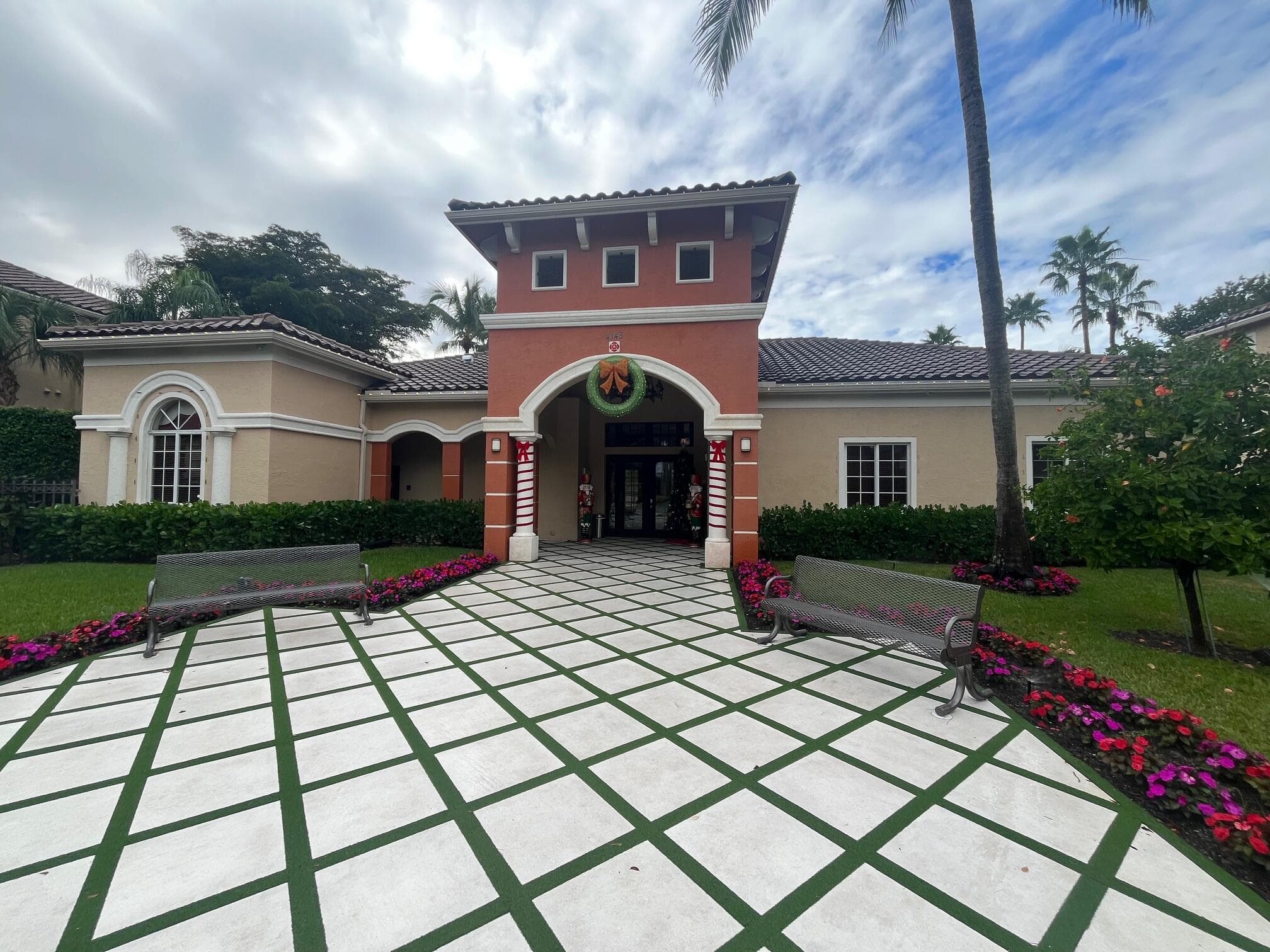 4167 N Haverhill Road 1102, West Palm Beach, FL 33417 — photo 1 of 24