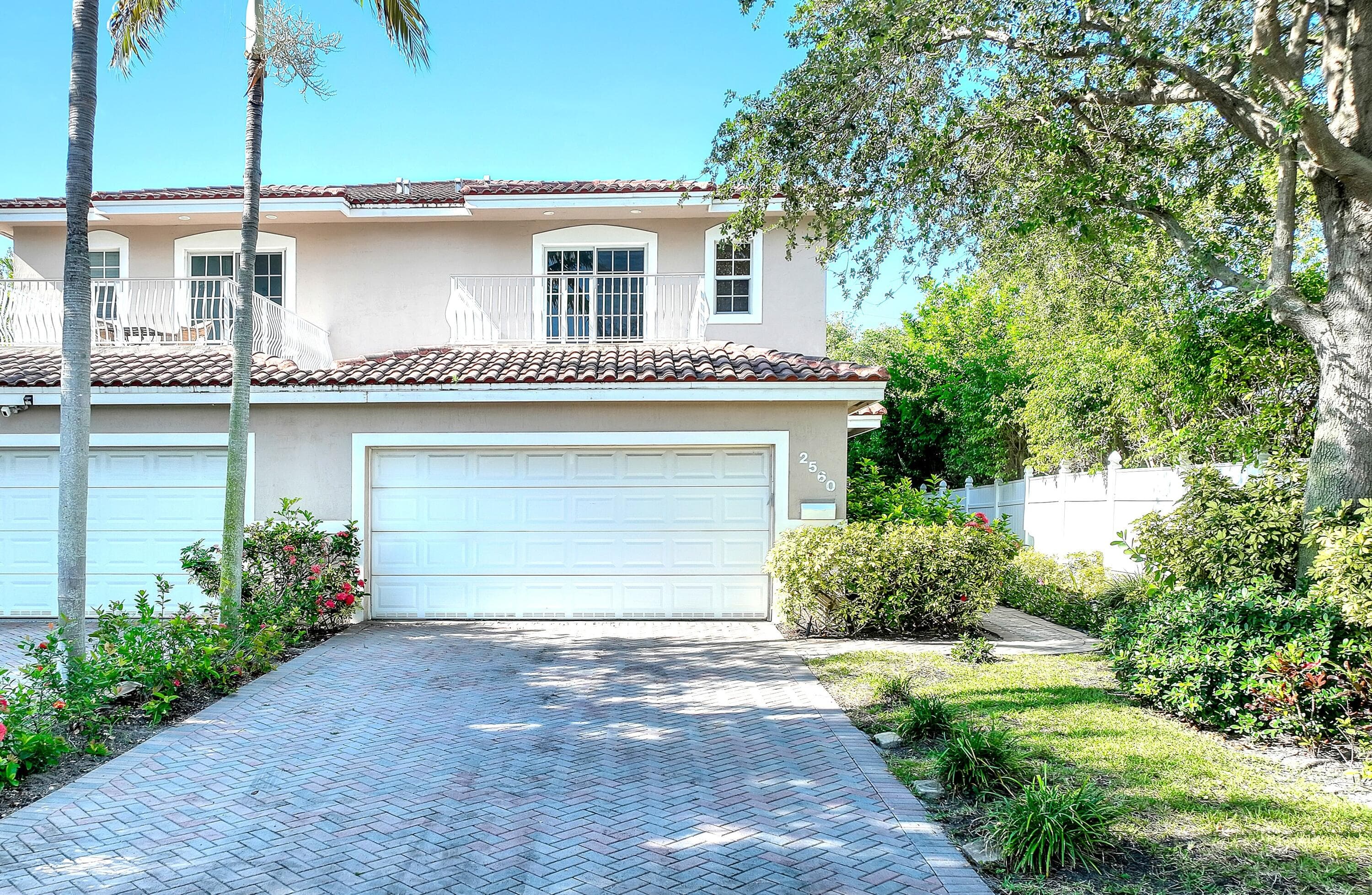 2560 NE 11th Street, Pompano Beach, FL 33062 — photo 1 of 18
