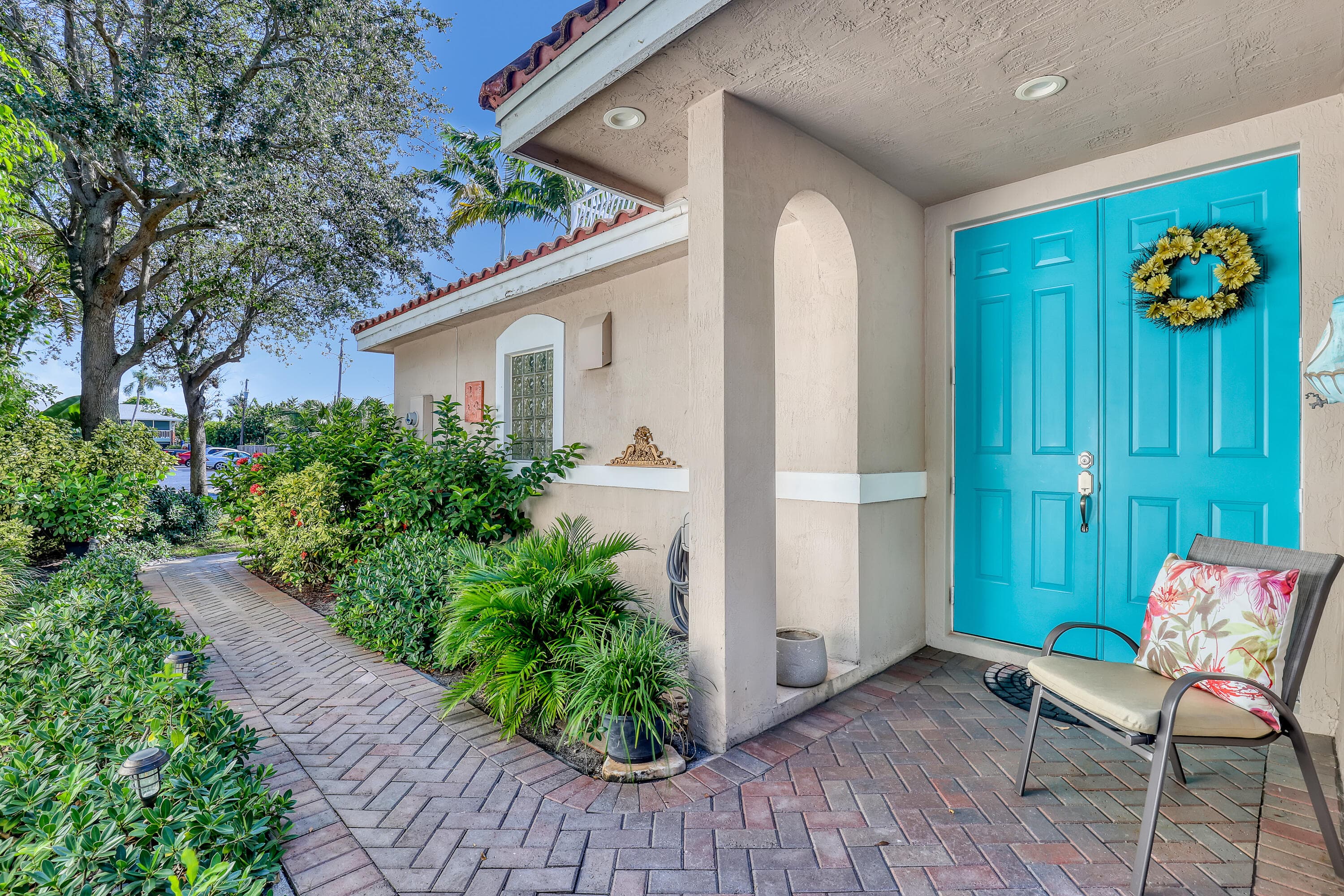 2560 NE 11th Street, Pompano Beach, FL 33062 — photo 2 of 18