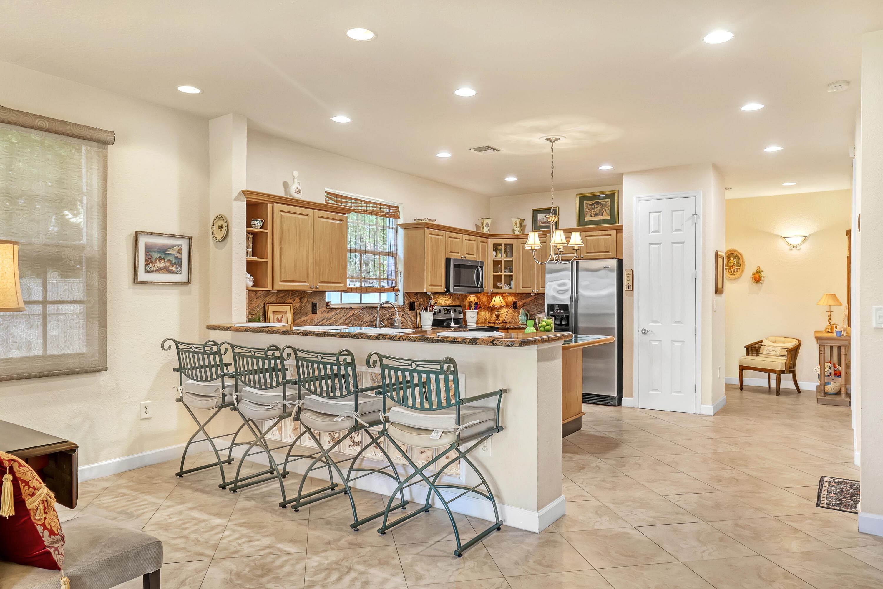 2560 NE 11th Street, Pompano Beach, FL 33062 — photo 5 of 18