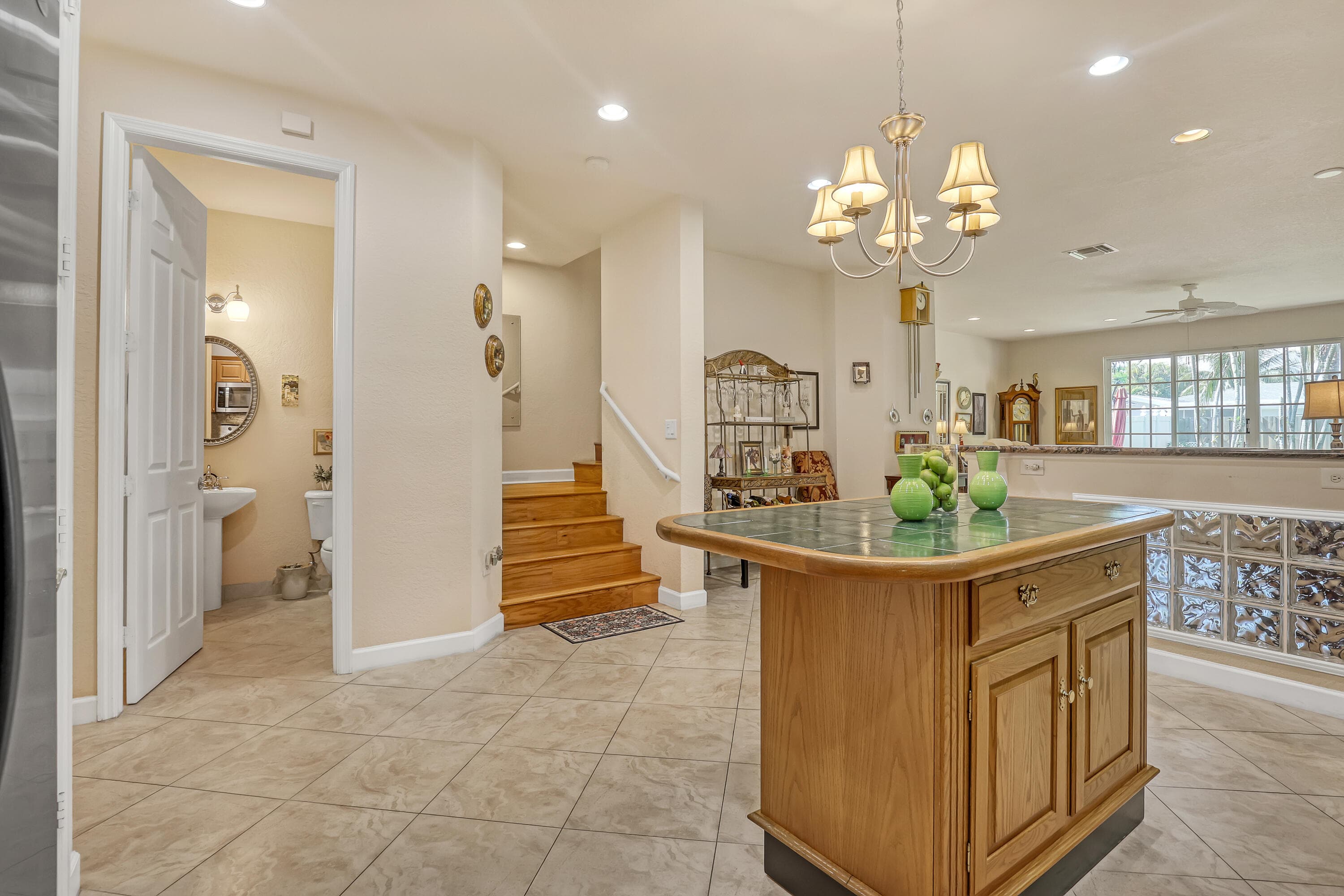 2560 NE 11th Street, Pompano Beach, FL 33062 — photo 7 of 18