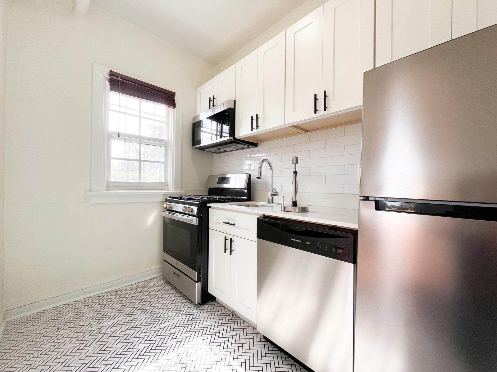 623 Park Place 6, West Palm Beach, FL 33401 — photo 10 of 19