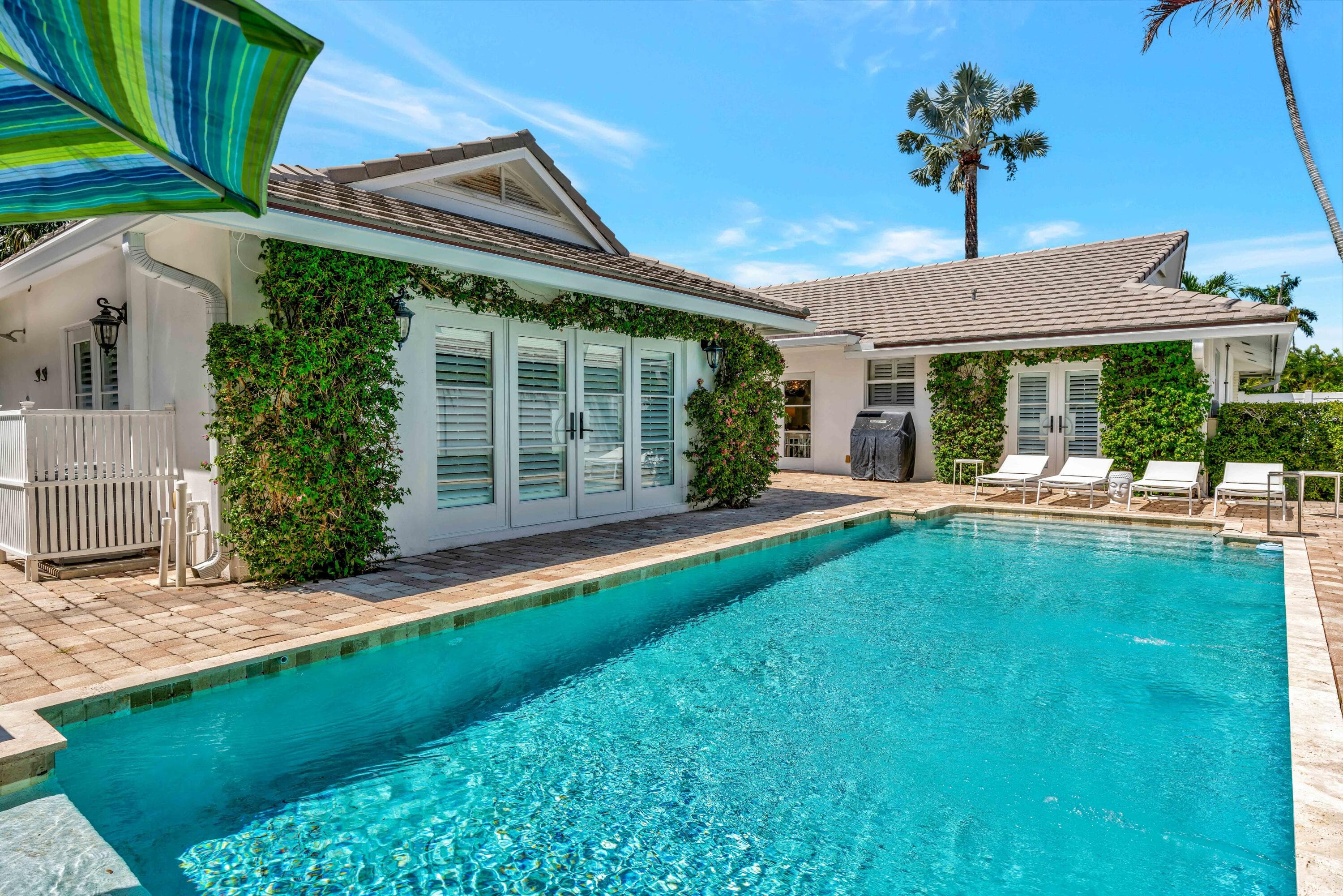 136 Worth Court S, West Palm Beach, FL 33405 — photo 14 of 69