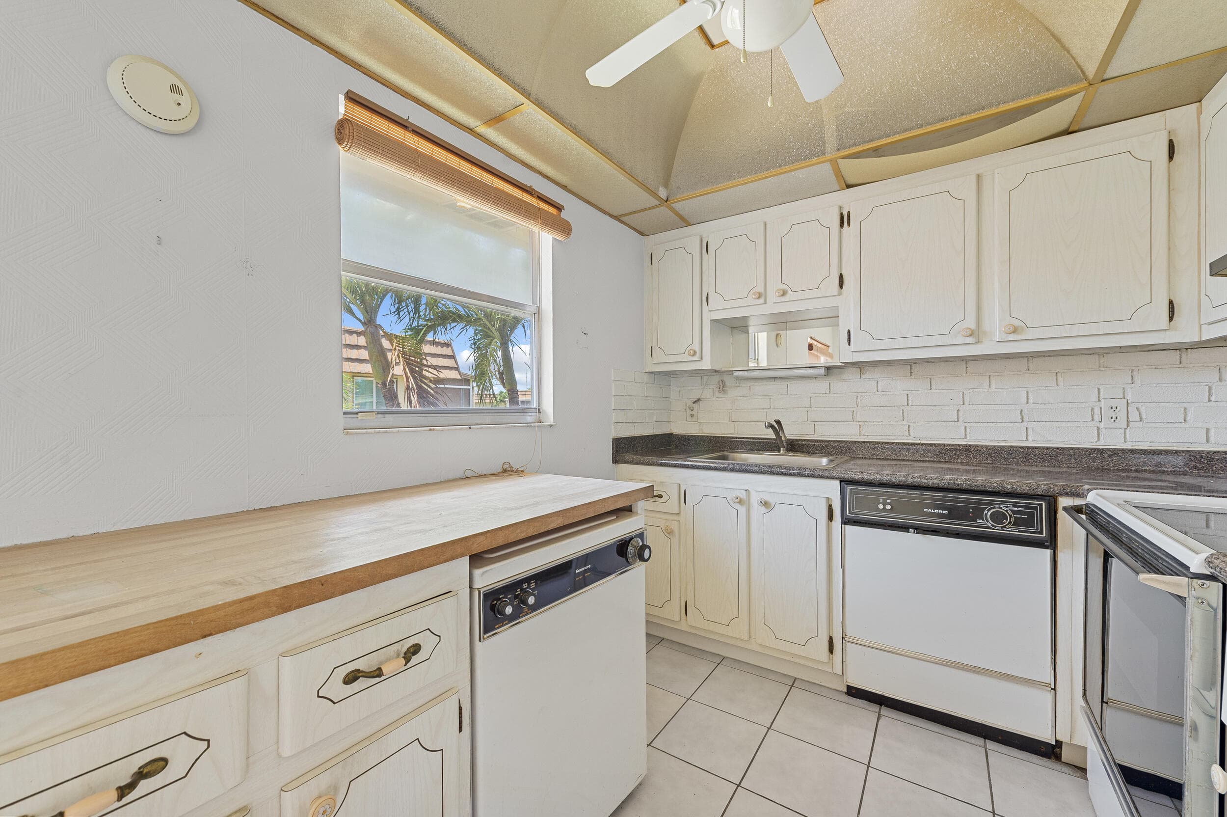 180 Saxony D, Delray Beach, FL 33446 — photo 13 of 60