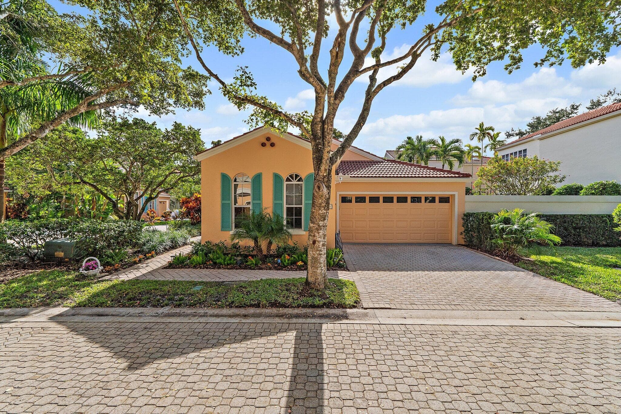 45 Via Verona, Palm Beach Gardens, FL 33418 — photo 2 of 41