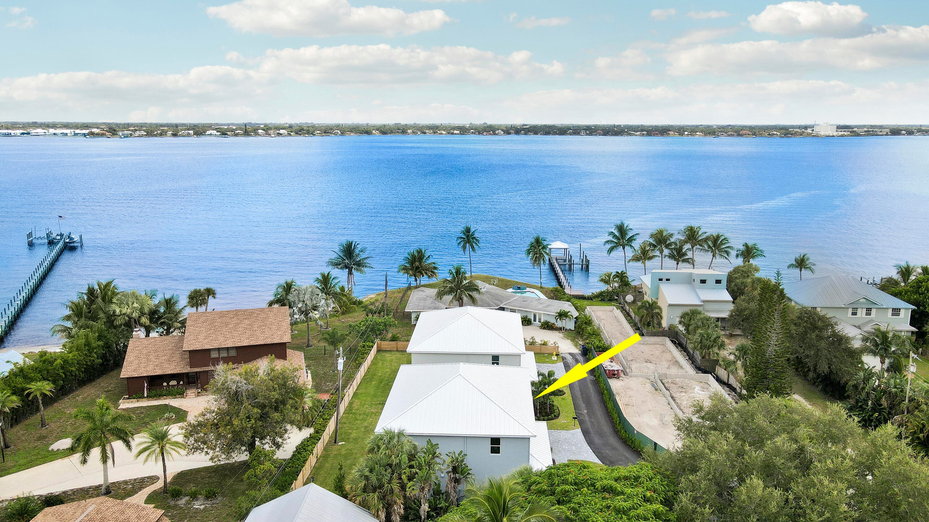 1023 NE Orange Avenue, Jensen Beach, FL 34957 — photo 10 of 67