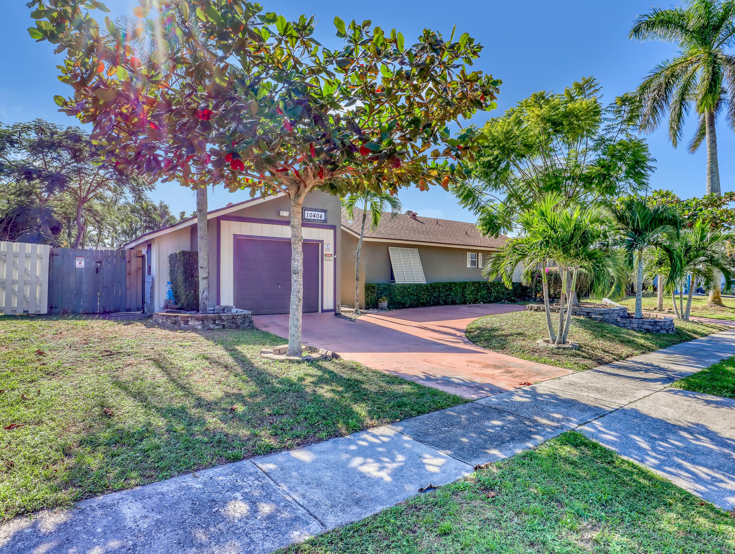 10404 Carmen Lane, Royal Palm Beach, FL 33411 — photo