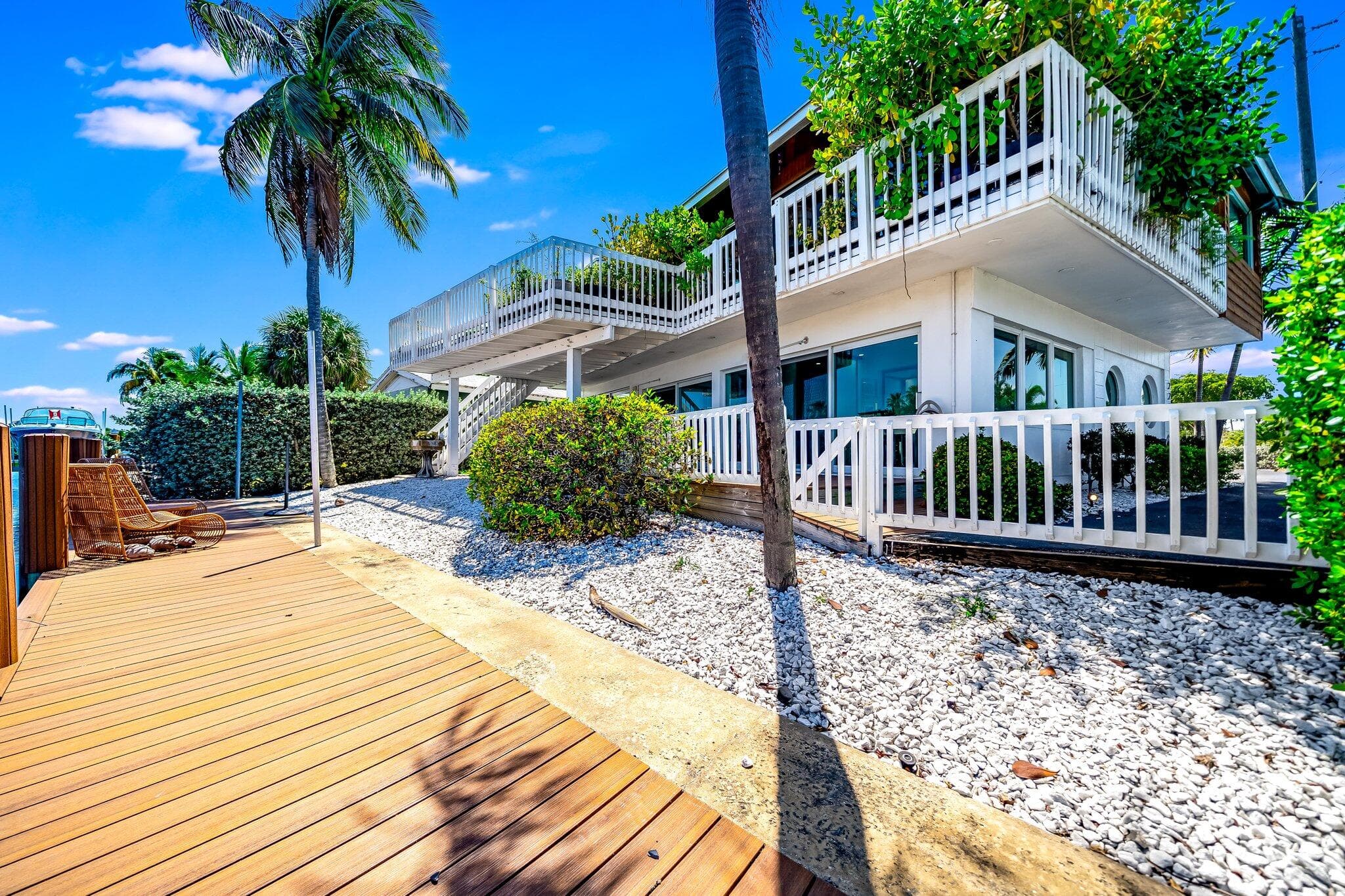 2200 NE 26th Street, Wilton Manors, FL 33305 — photo 3 of 40