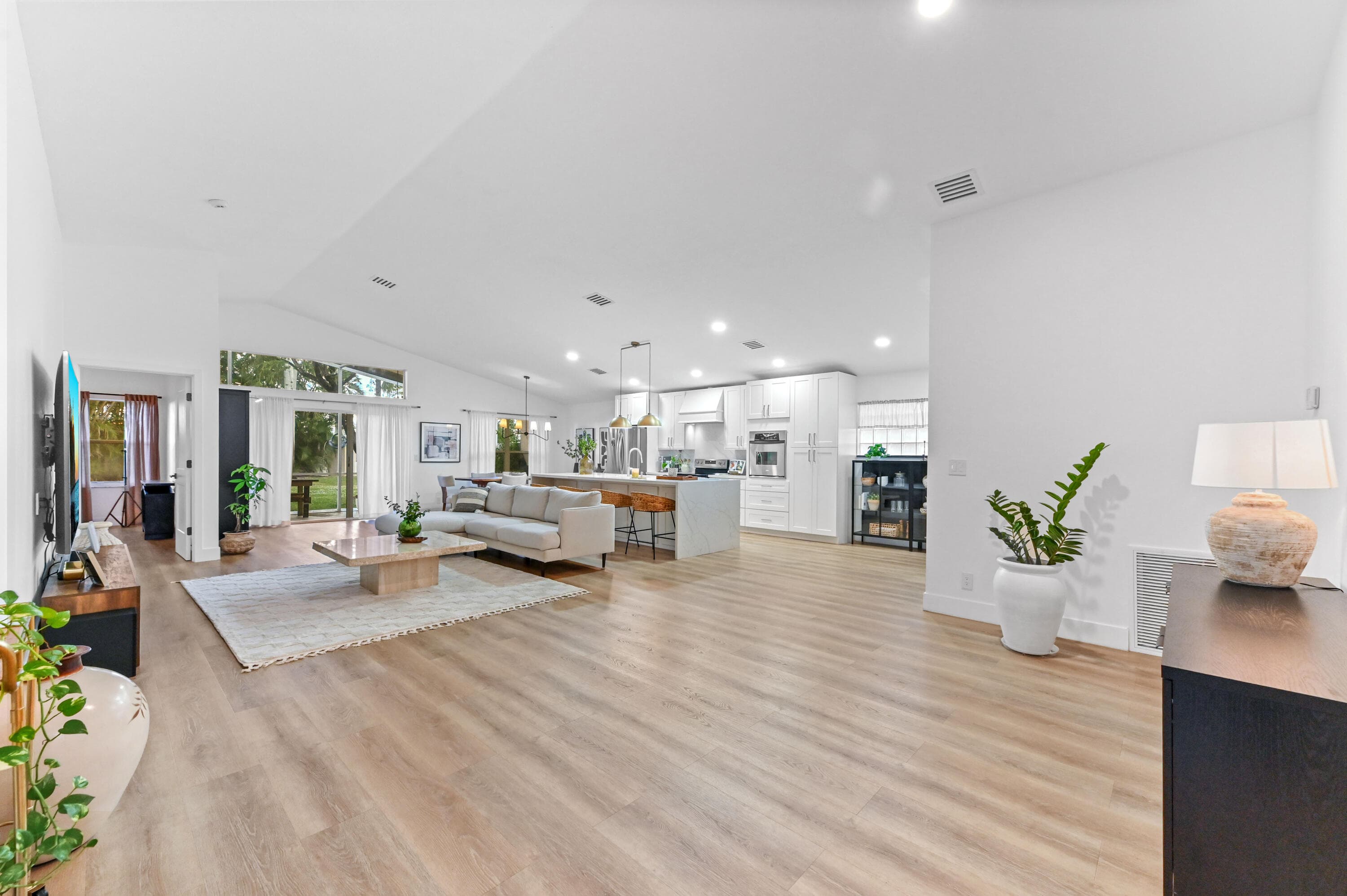6451 Tiara Drive, Boynton Beach, FL 33437 — photo 11 of 57