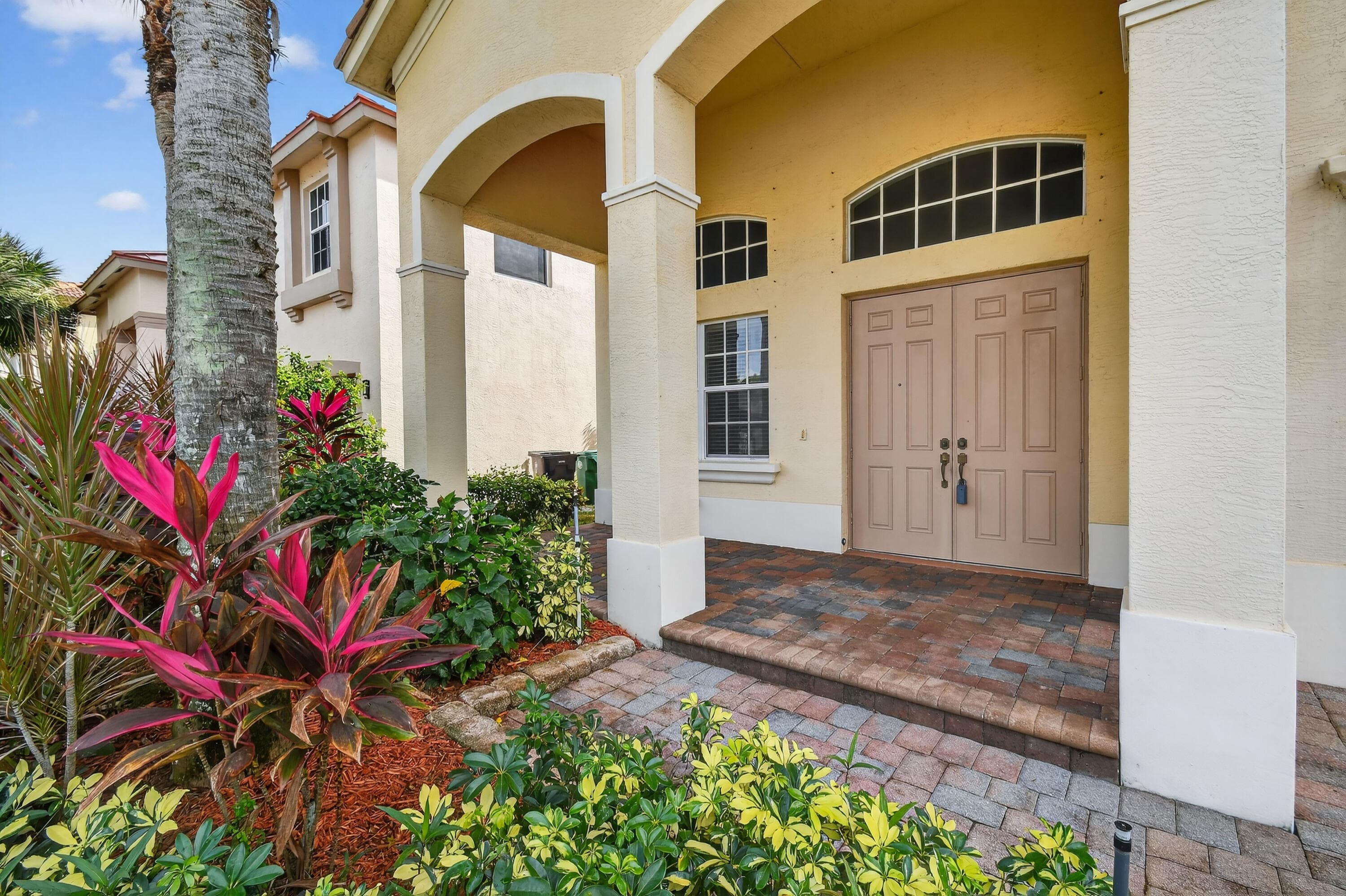 2205 SW Newport Isles Boulevard, Port St. Lucie, FL 34953 — photo 2 of 93