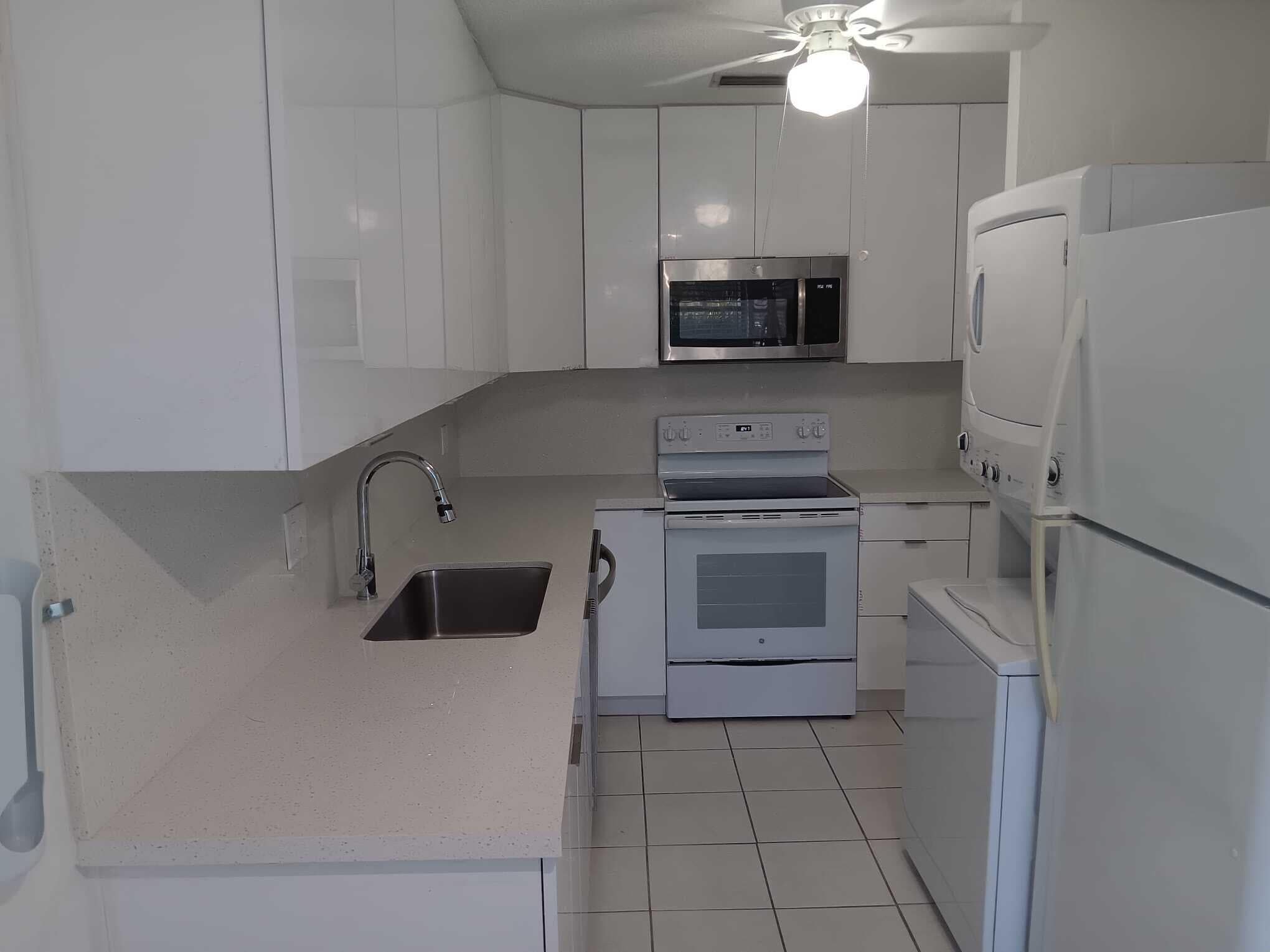 20886 Vinesta Circle 313, Boca Raton, FL 33433 — photo 2 of 23
