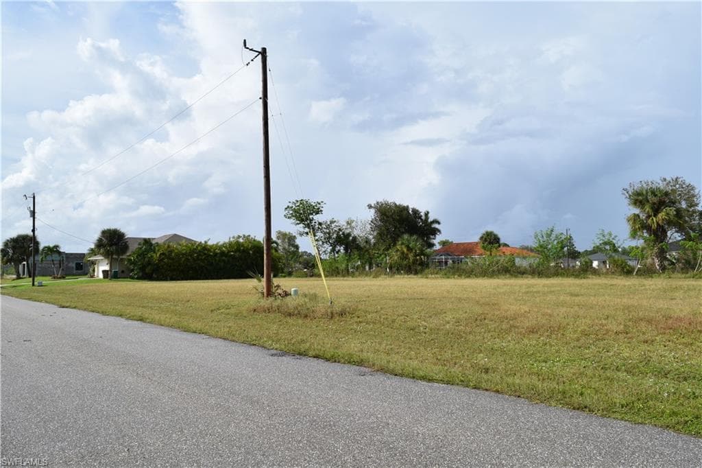 2137 NE 27th Street, Cape Coral, FL 33909 — photo 2 of 5