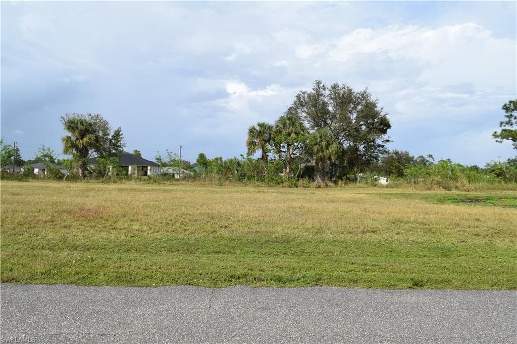 2137 NE 27th Street, Cape Coral, FL 33909 — photo 4 of 5