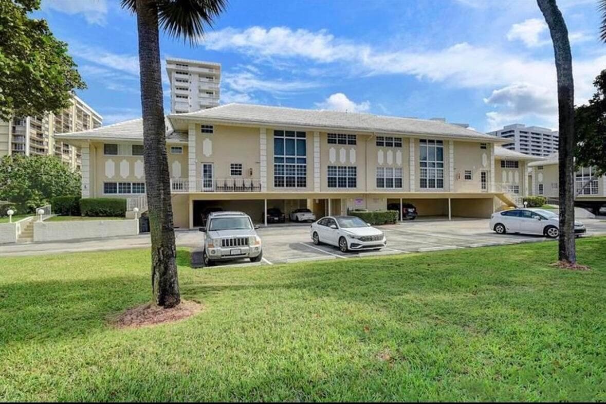 1299 S Ocean Boulevard L5, Boca Raton, FL 33432 — photo 1 of 20