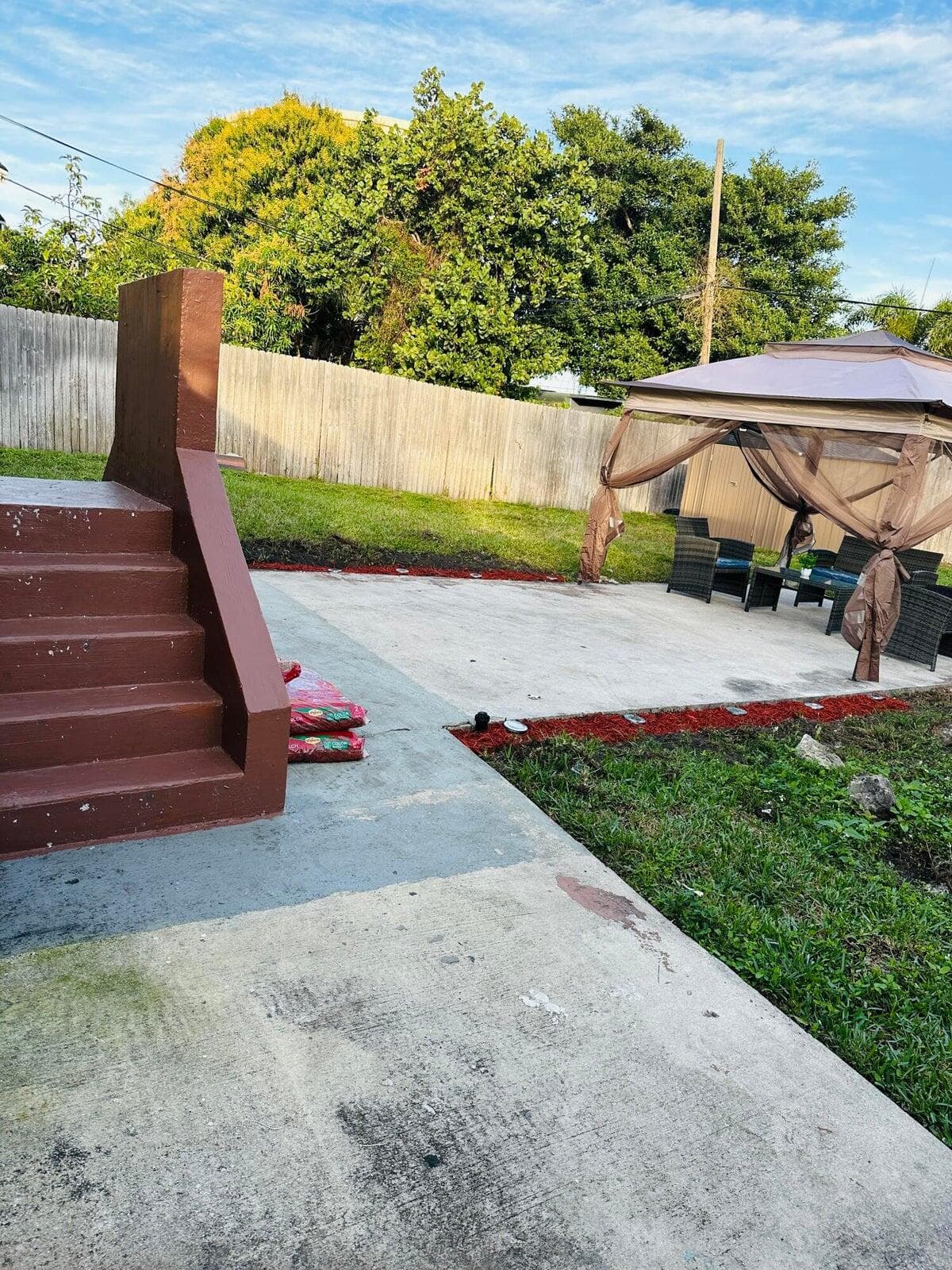 833 Briggs Street Street, West Palm Beach, FL 33405 — photo 5 of 33
