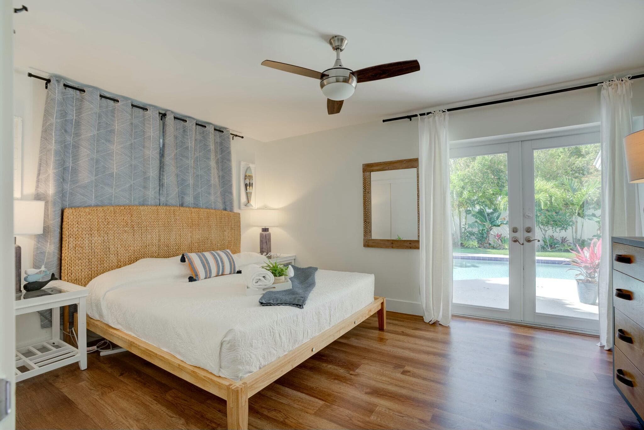547 Marlin Road, North Palm Beach, FL 33408 — photo 11 of 30