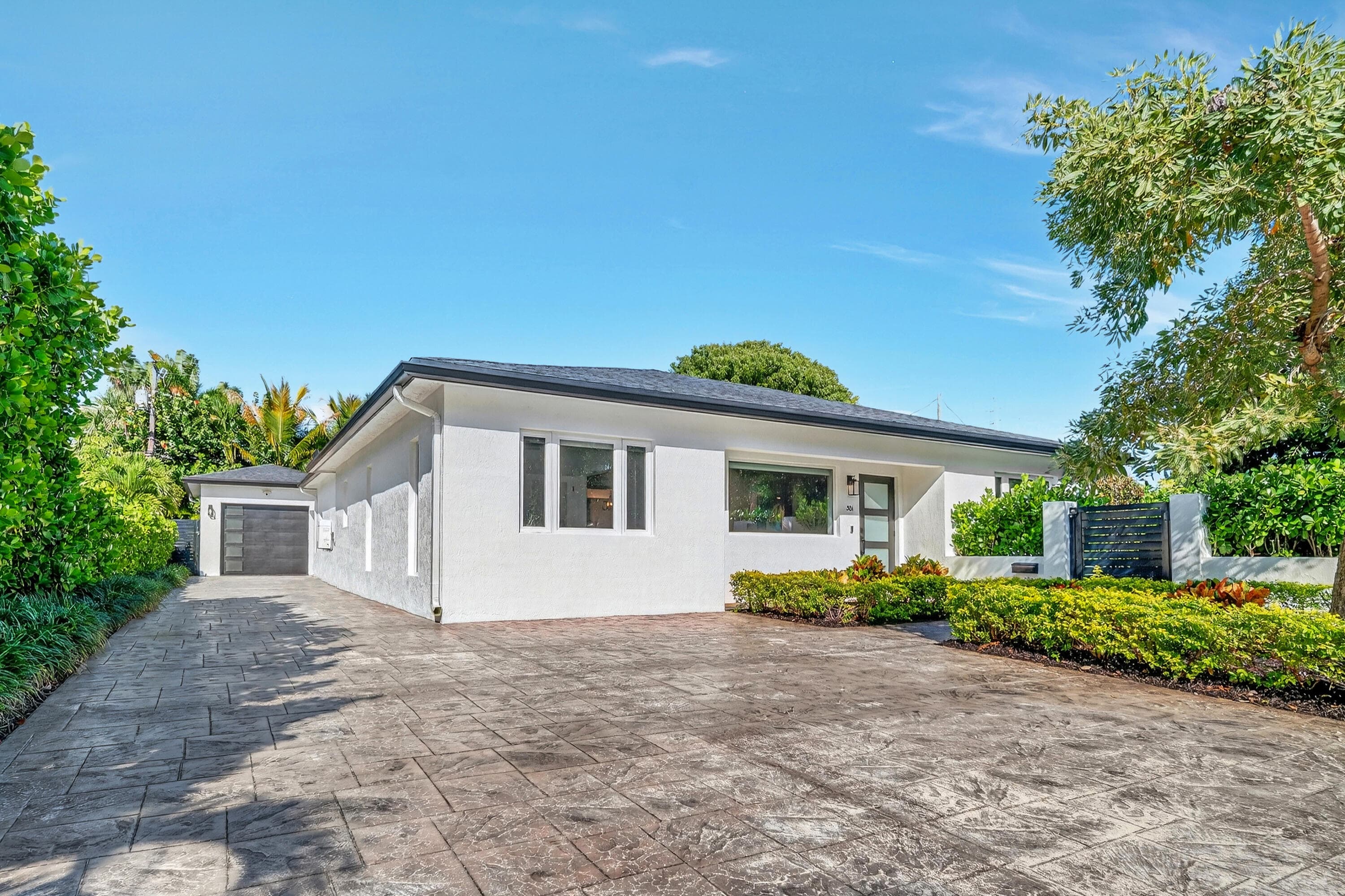 301 Pilgrim Road, West Palm Beach, FL 33405 — photo 1 of 64