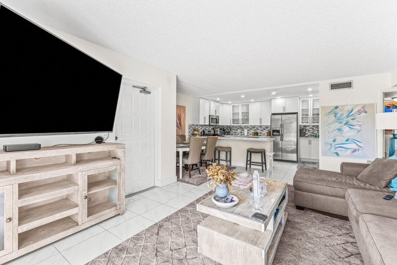 1006 Green Pine Boulevard F1, West Palm Beach, FL 33409 — photo 2 of 23