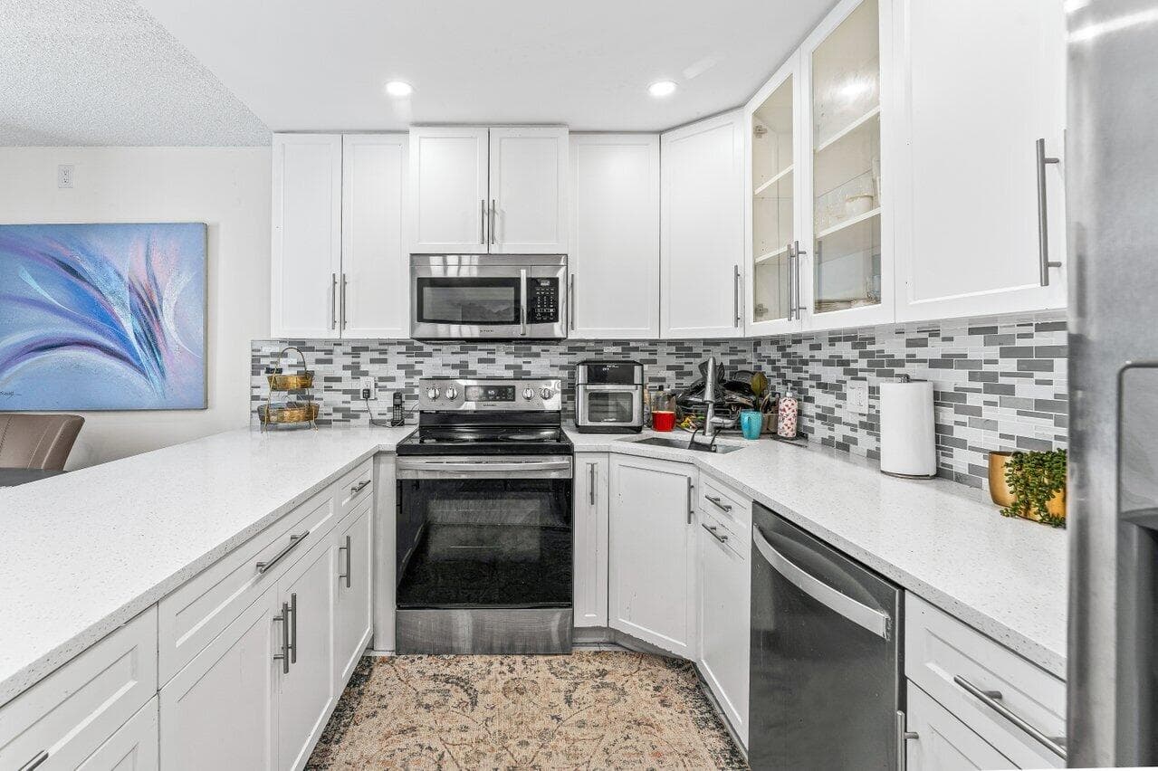 1006 Green Pine Boulevard F1, West Palm Beach, FL 33409 — photo 5 of 23