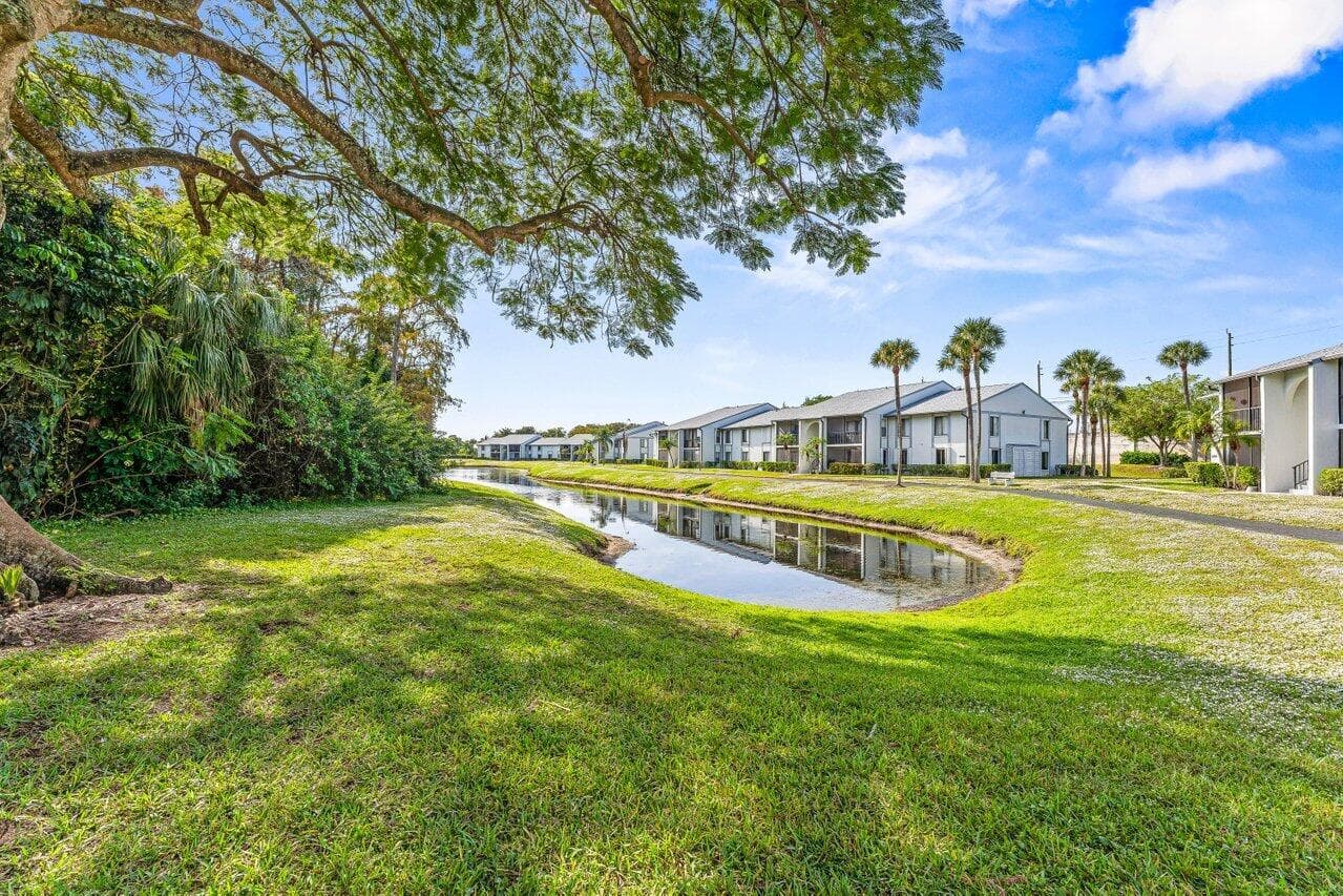 1006 Green Pine Boulevard F1, West Palm Beach, FL 33409 — photo 19 of 23
