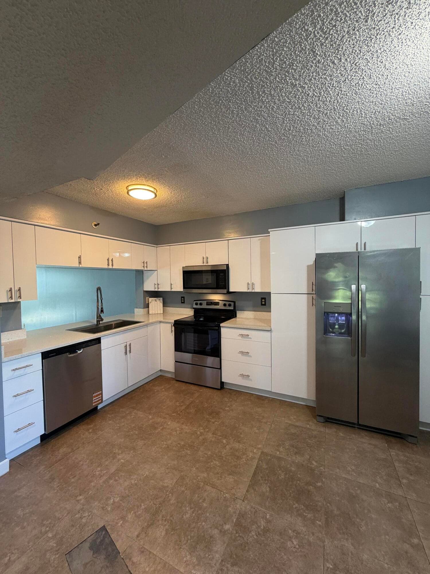 2202 S Cypress Bend Drive 101, Pompano Beach, FL 33069 — photo 14 of 36