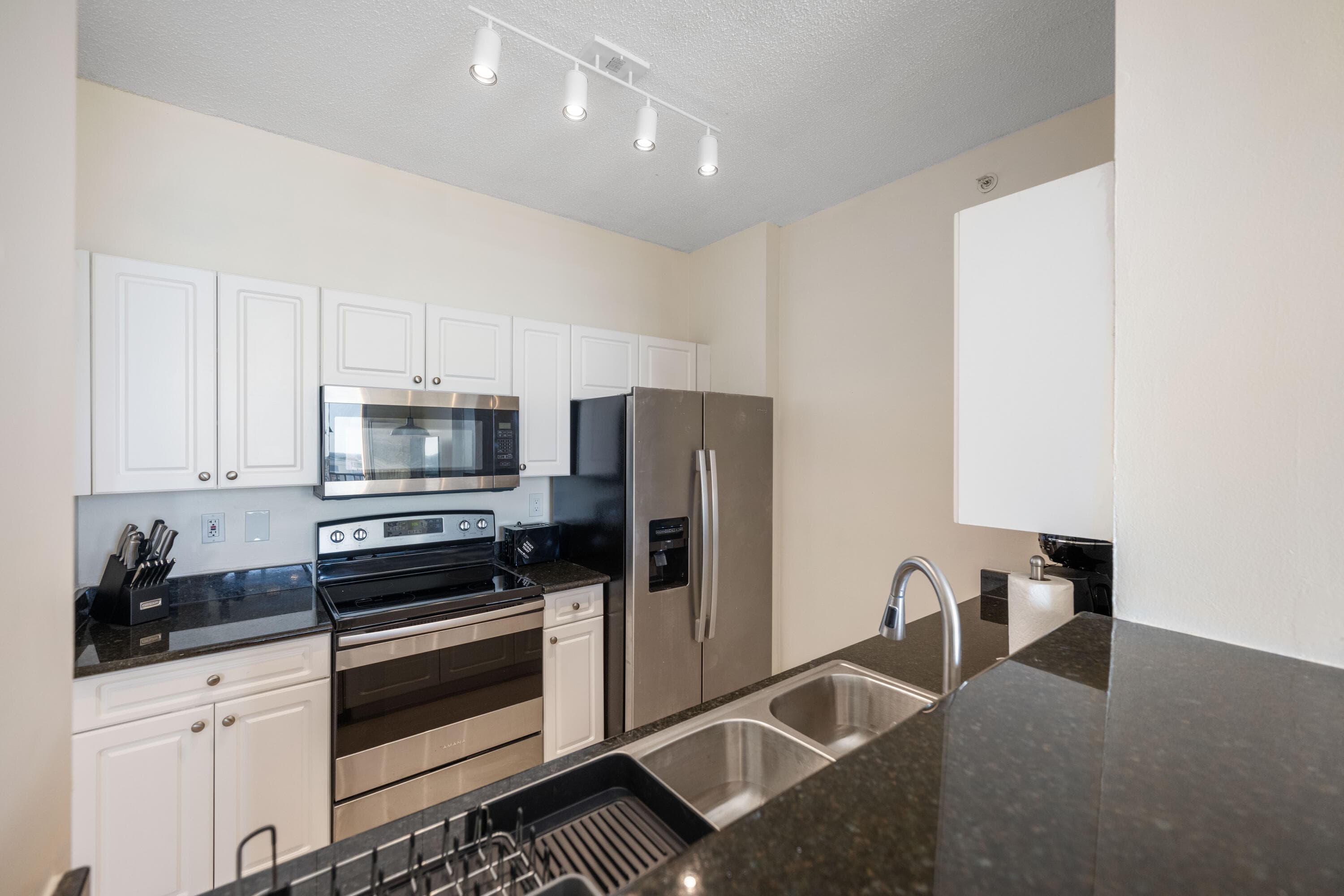 651 Okeechobee Boulevard 1107, West Palm Beach, FL 33401 — photo 10 of 24
