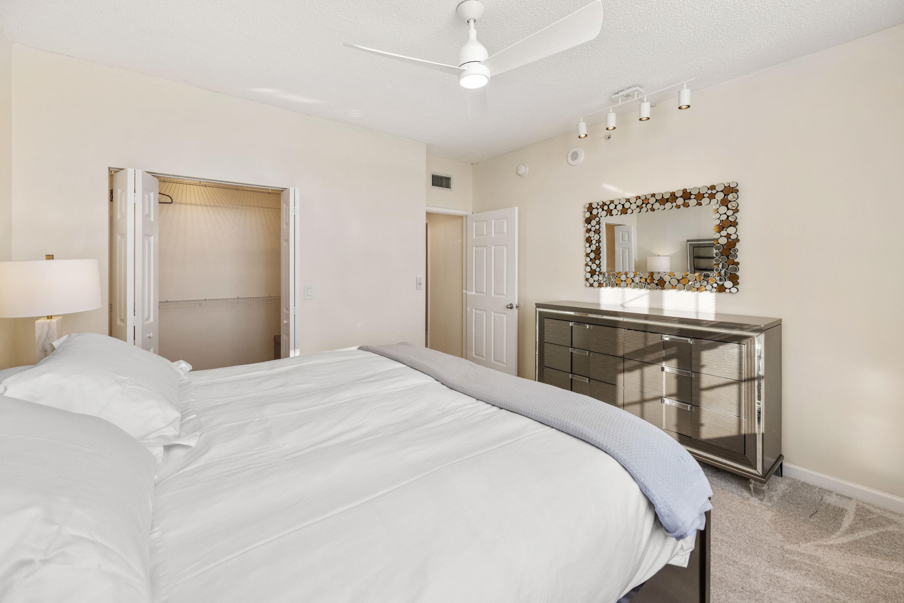 651 Okeechobee Boulevard 1107, West Palm Beach, FL 33401 — photo 11 of 24
